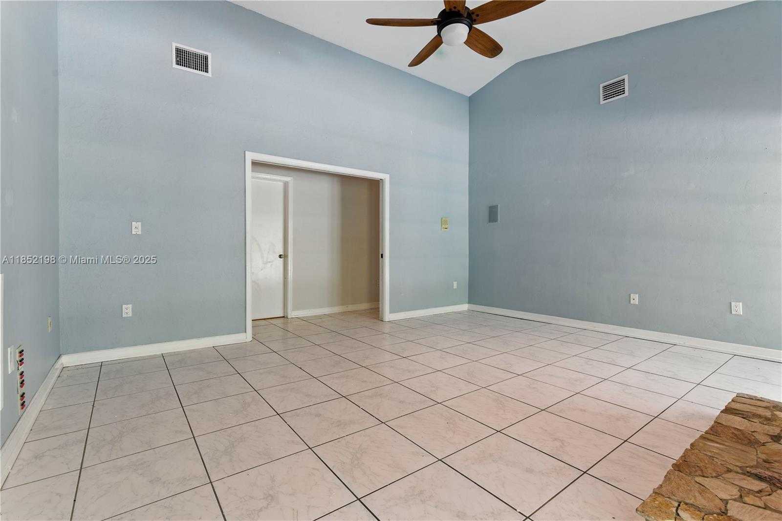 Small Image of 17900 SOUTH WEST 77TH AVE, Palmetto Bay Number 25