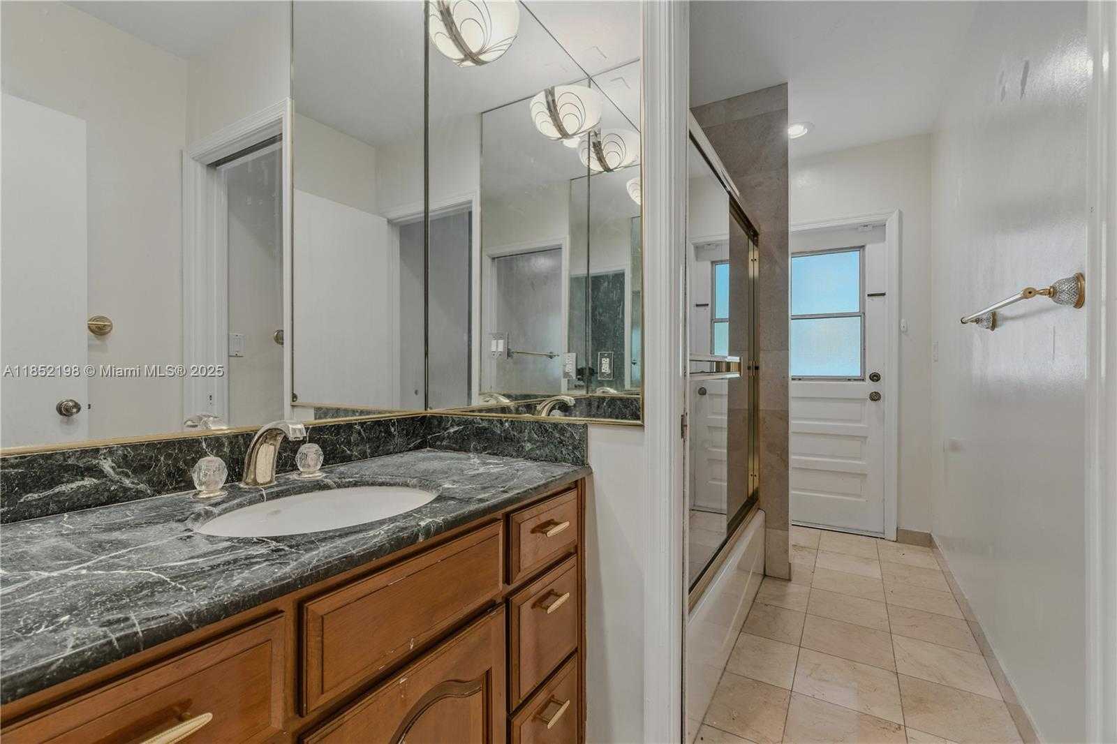 Small Image of 17900 SOUTH WEST 77TH AVE, Palmetto Bay Number 26