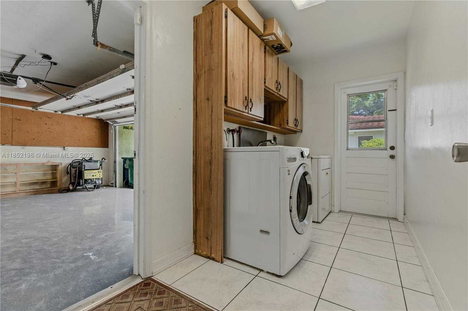 Small Image of 17900 SOUTH WEST 77TH AVE, Palmetto Bay Number 37