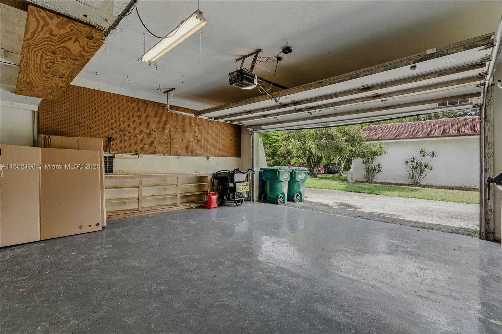Small Image of 17900 SOUTH WEST 77TH AVE, Palmetto Bay Number 39