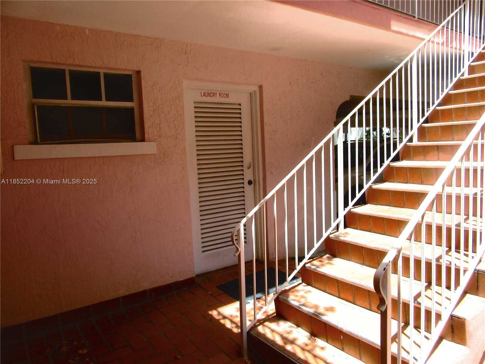 Small Image of 29 SANTILLANE AVE #1, Coral Gables Number 11