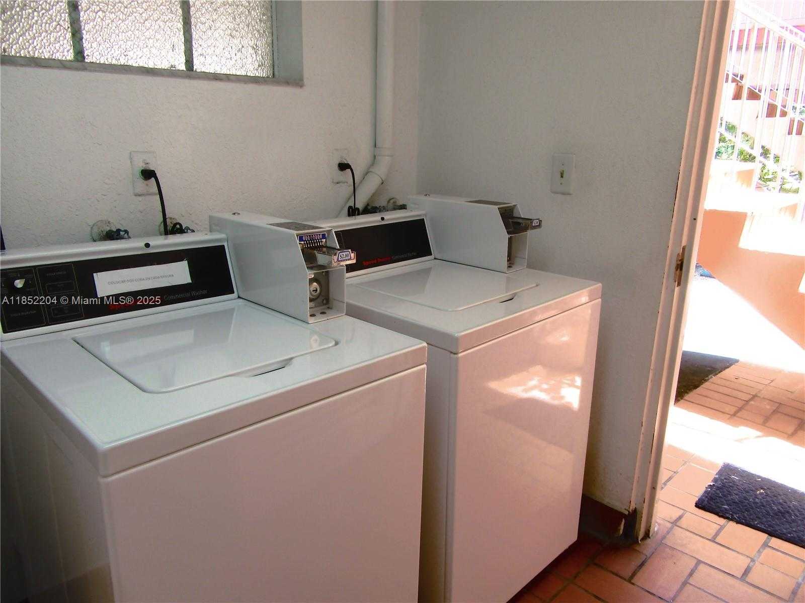 Small Image of 29 SANTILLANE AVE #1, Coral Gables Number 12