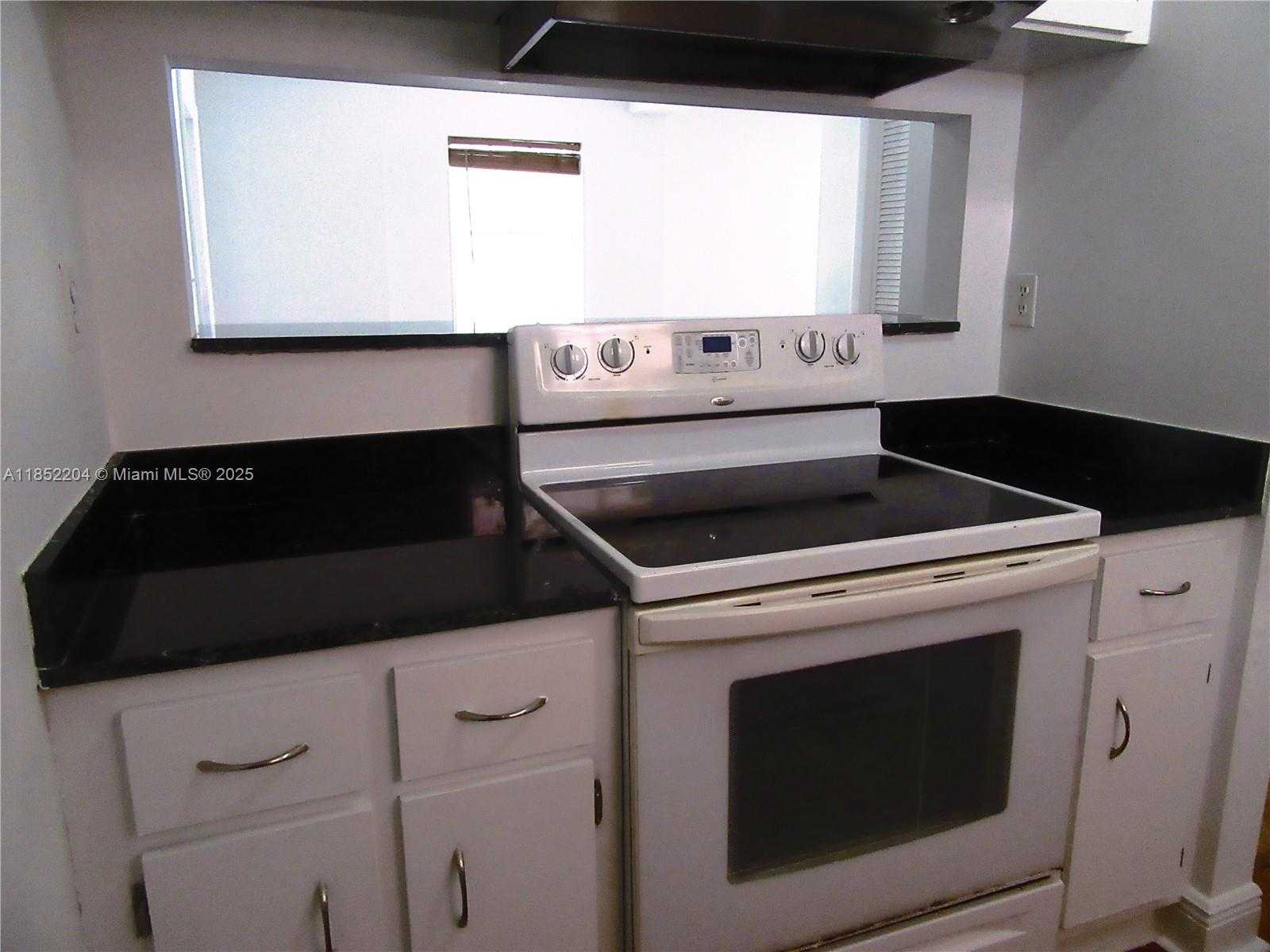 Small Image of 29 SANTILLANE AVE #1, Coral Gables Number 6