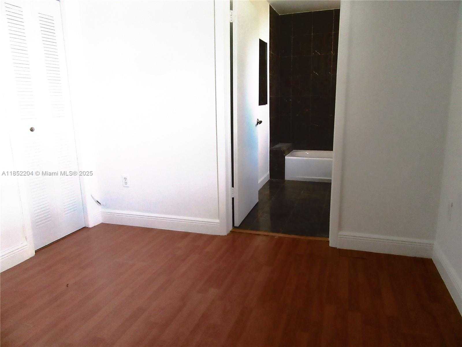 Small Image of 29 SANTILLANE AVE #1, Coral Gables Number 8