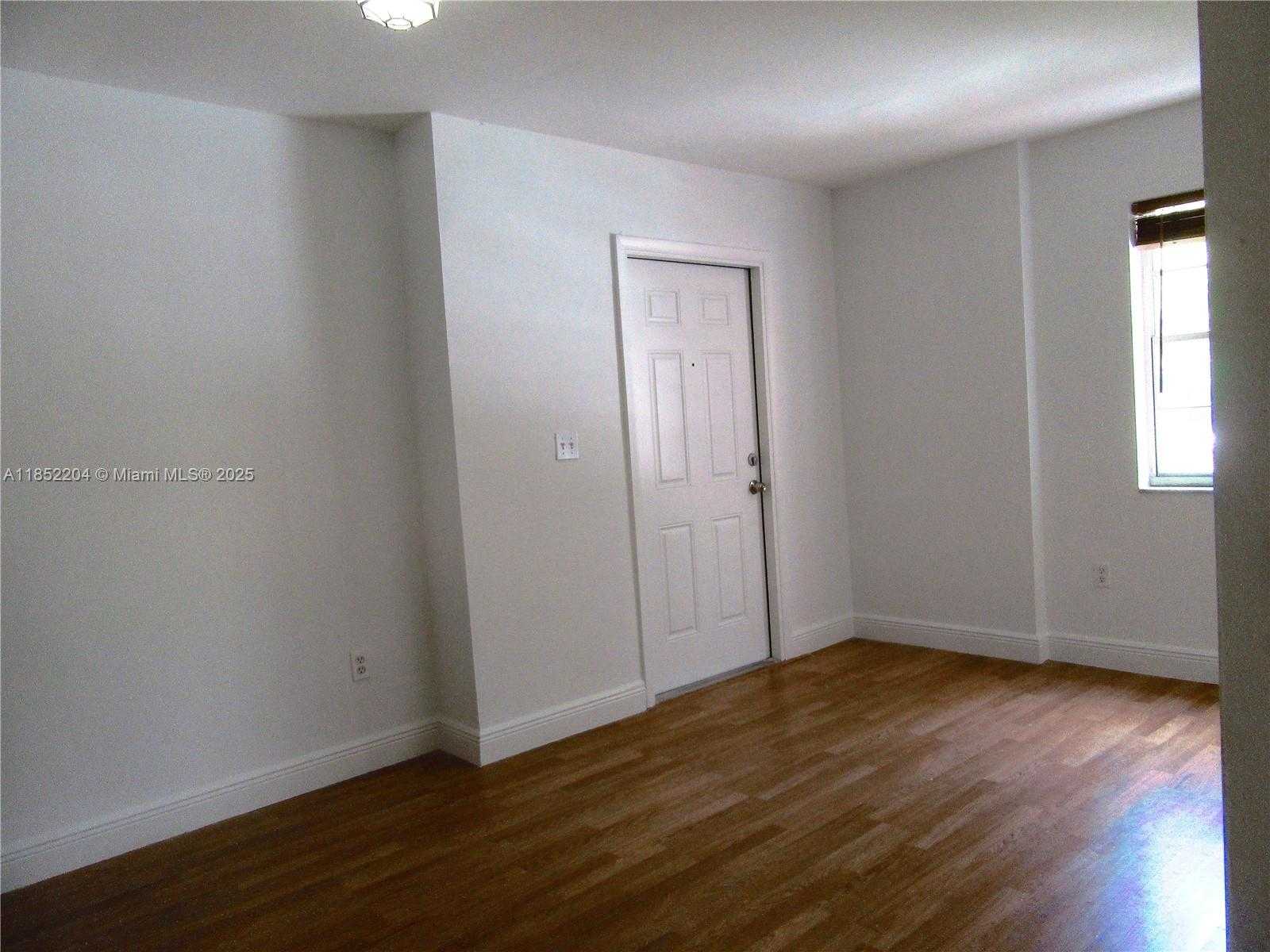 Small Image of 29 SANTILLANE AVE #1, Coral Gables Number 9