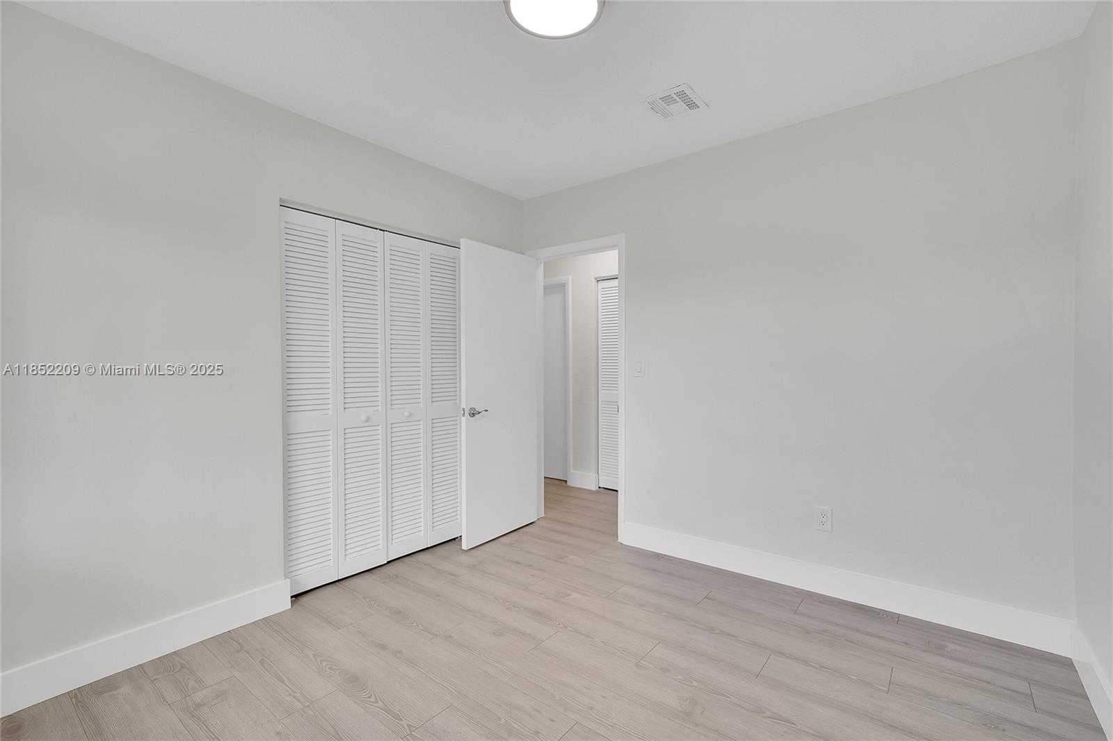 Small Image of 14312 SOUTH WEST 110TH AVE, Miami Number 16
