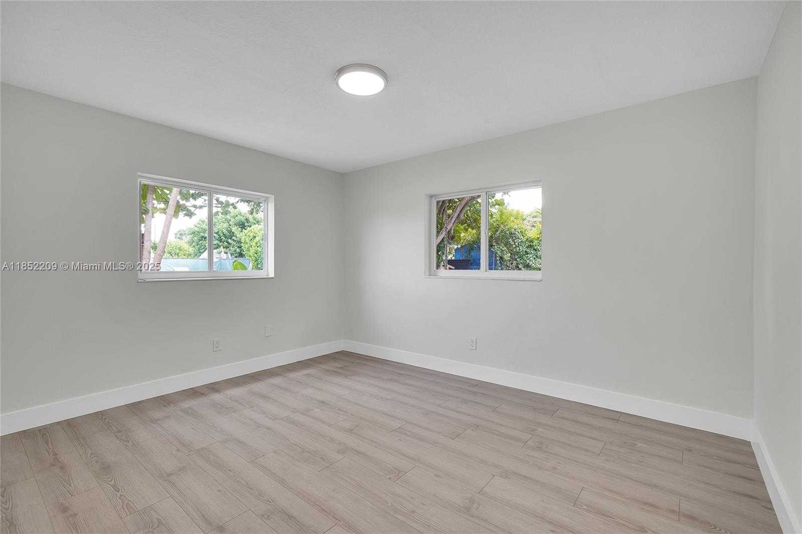 Small Image of 14312 SOUTH WEST 110TH AVE, Miami Number 18