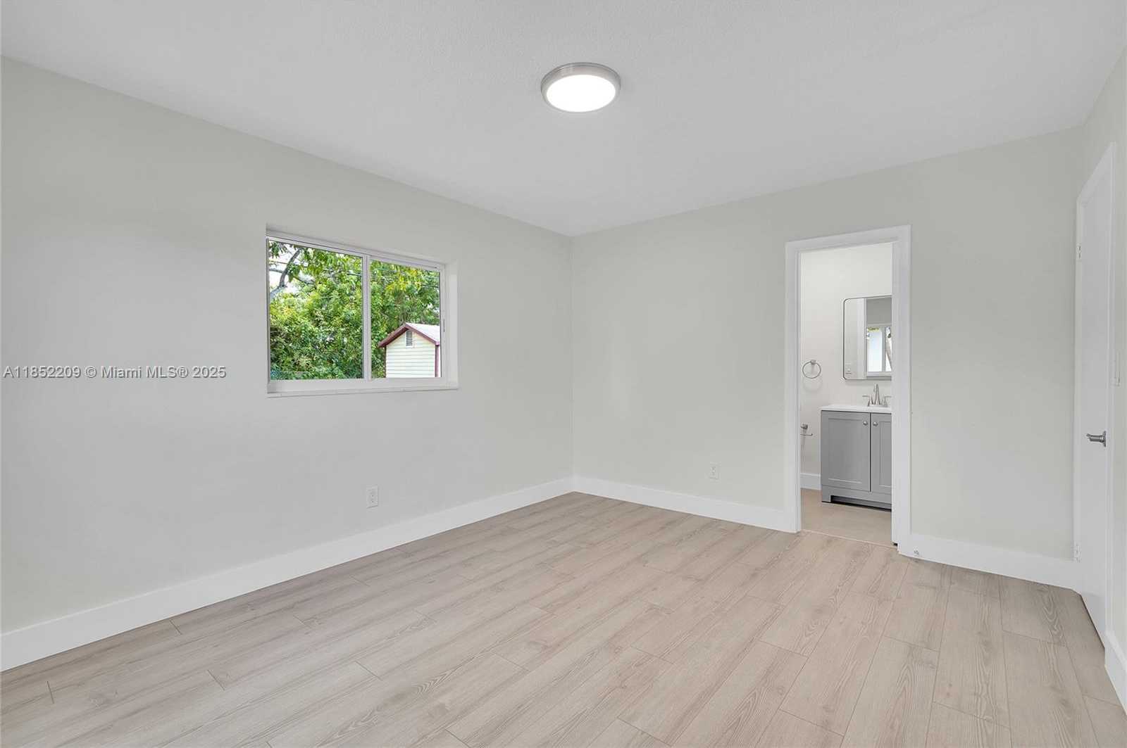 Small Image of 14312 SOUTH WEST 110TH AVE, Miami Number 19