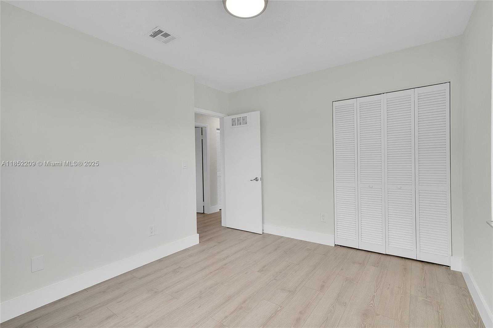 Small Image of 14312 SOUTH WEST 110TH AVE, Miami Number 22