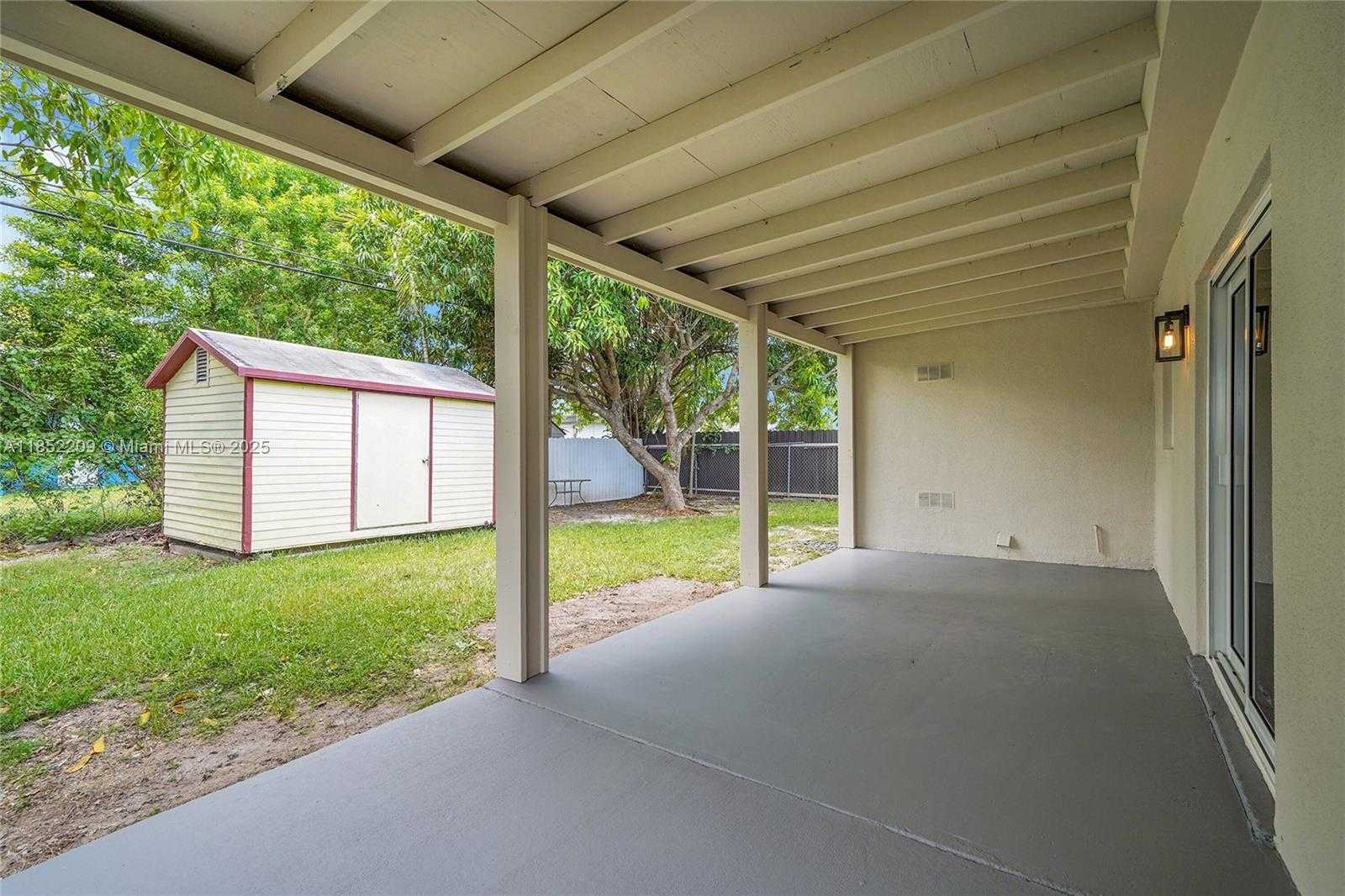 Small Image of 14312 SOUTH WEST 110TH AVE, Miami Number 23