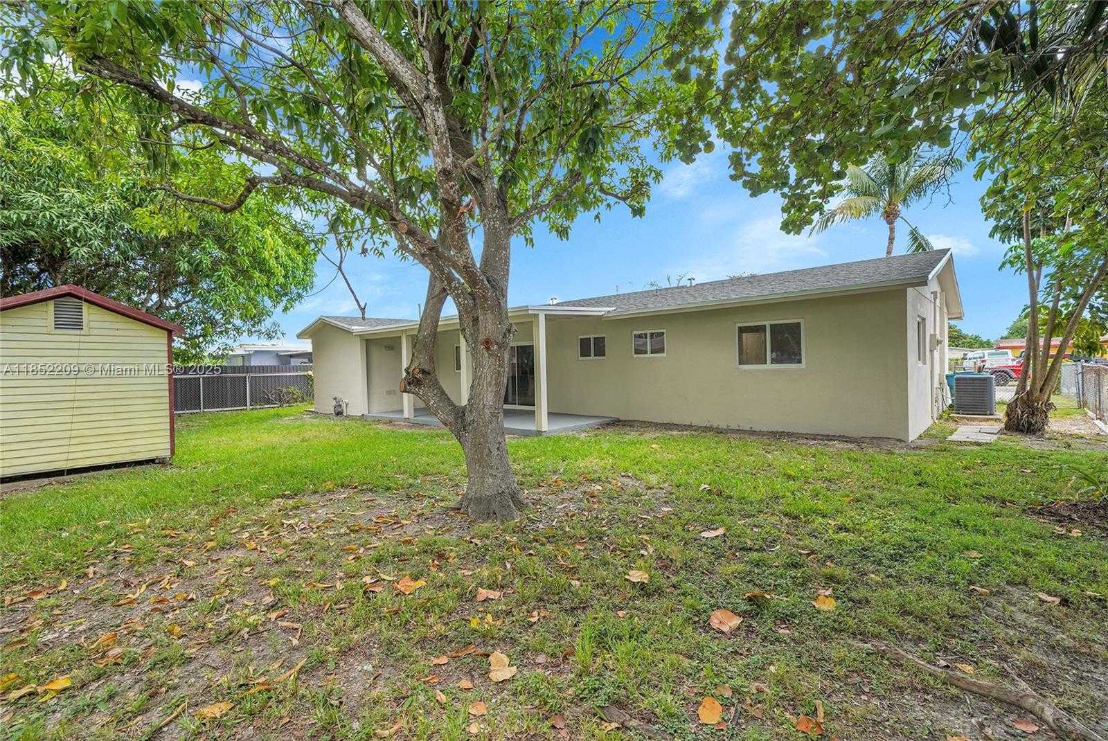 Small Image of 14312 SOUTH WEST 110TH AVE, Miami Number 26