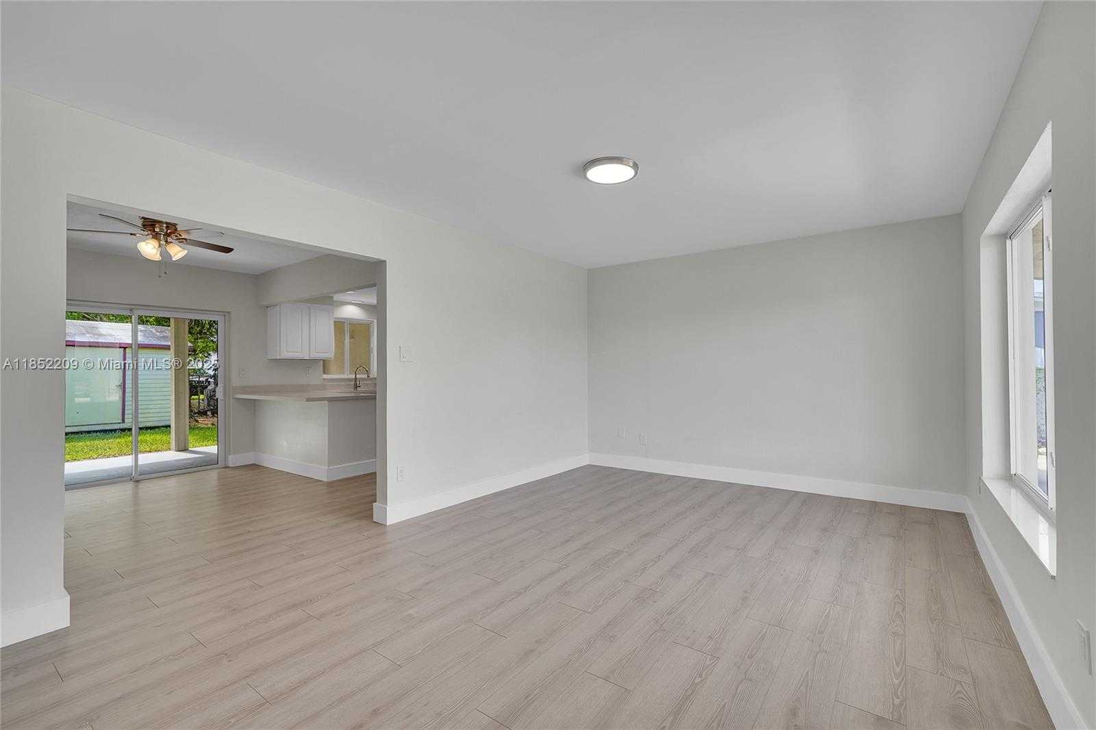 Small Image of 14312 SOUTH WEST 110TH AVE, Miami Number 5