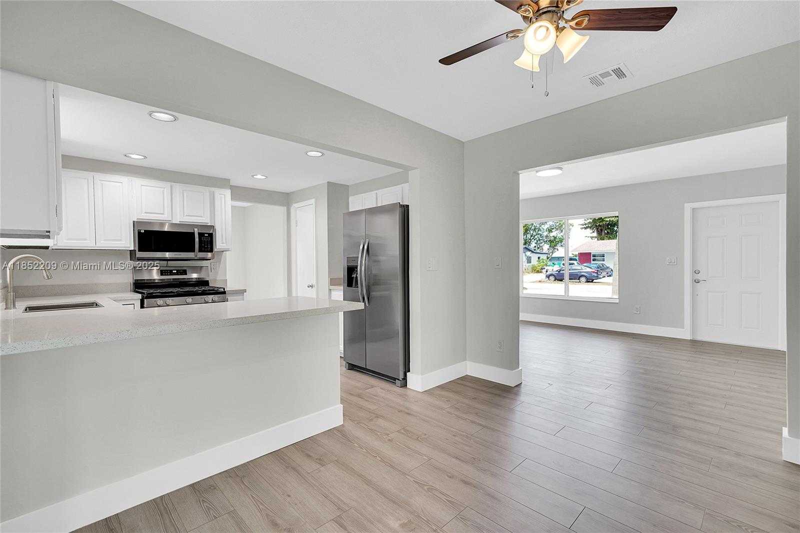 Small Image of 14312 SOUTH WEST 110TH AVE, Miami Number 8