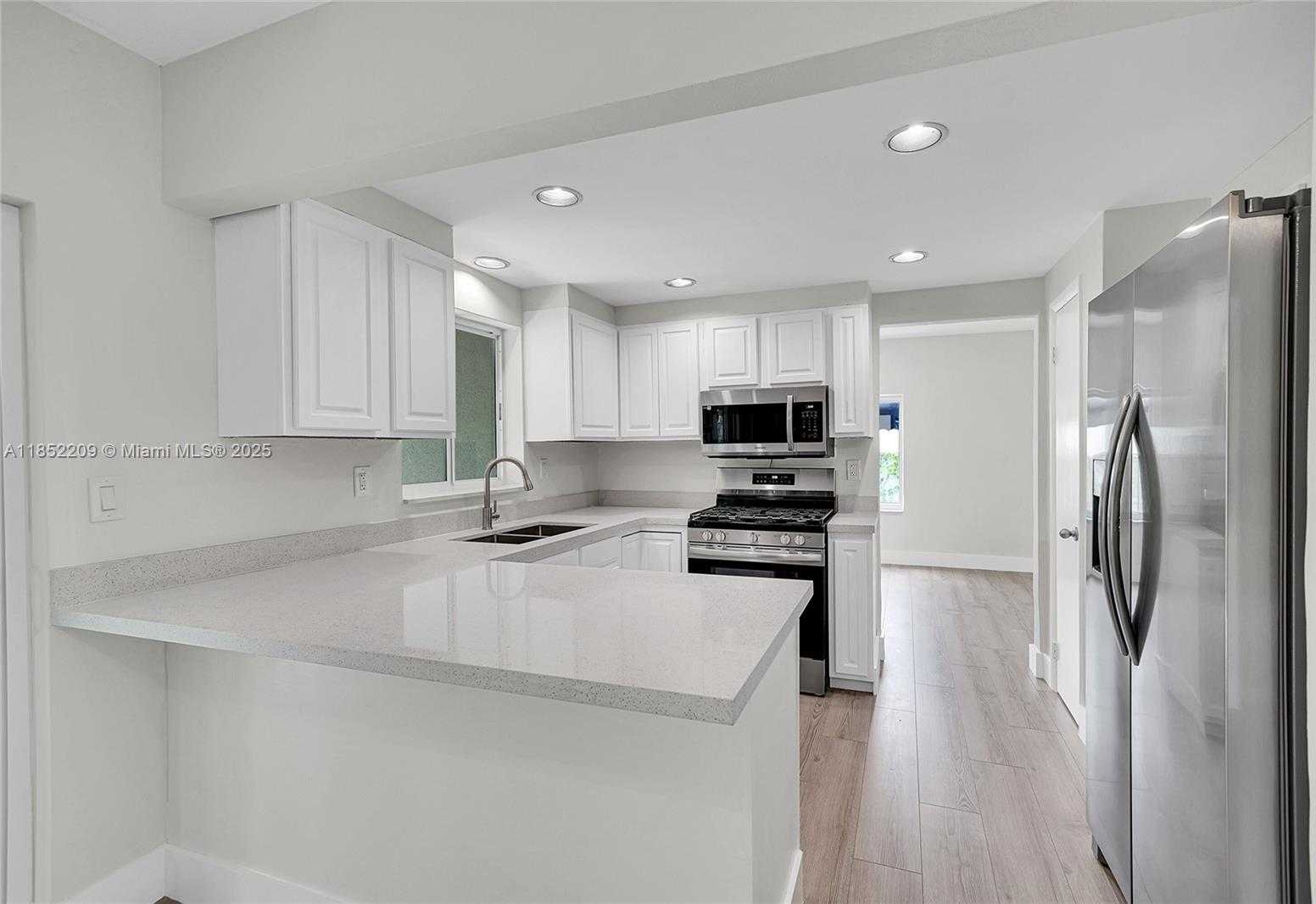 Small Image of 14312 SOUTH WEST 110TH AVE, Miami Number 9