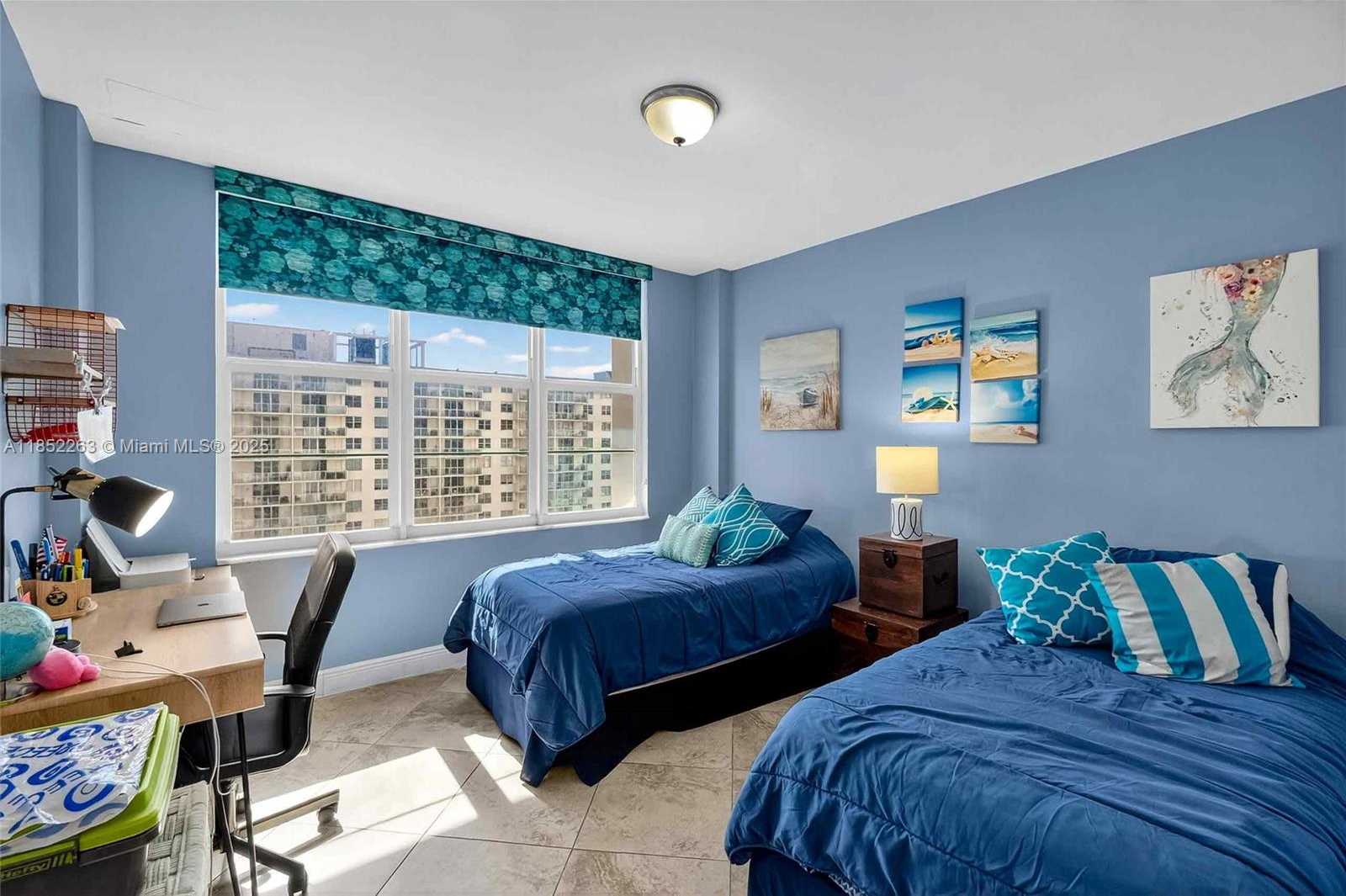 Small Image of 5700 COLLINS AVE #16C, Miami Beach Number 10