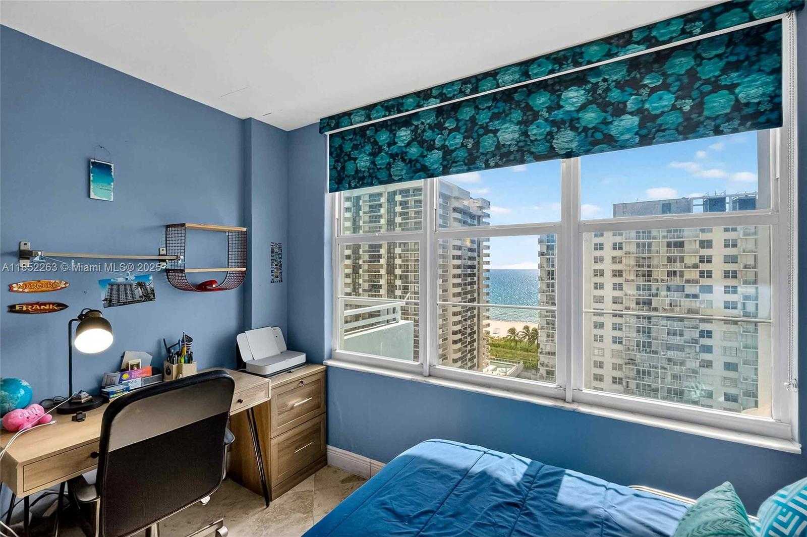 Small Image of 5700 COLLINS AVE #16C, Miami Beach Number 11