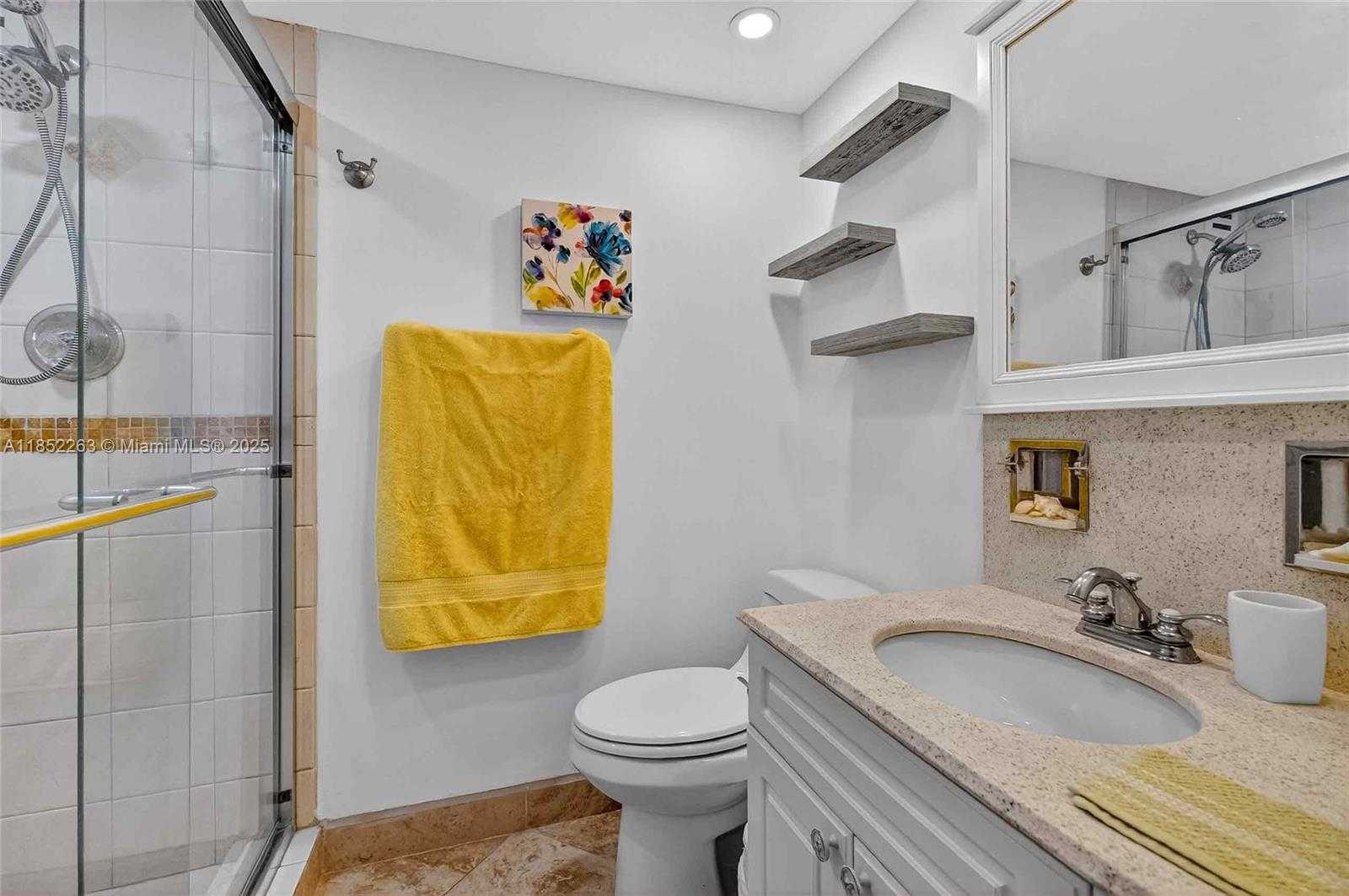 Small Image of 5700 COLLINS AVE #16C, Miami Beach Number 12