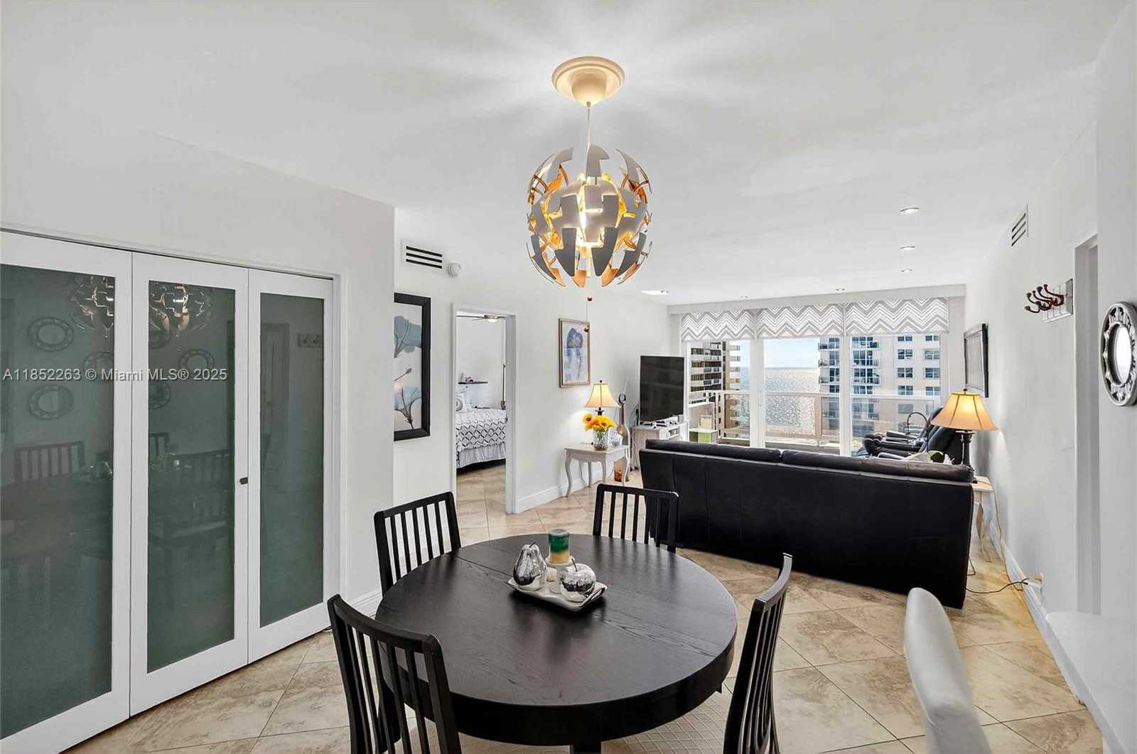 Small Image of 5700 COLLINS AVE #16C, Miami Beach Number 15