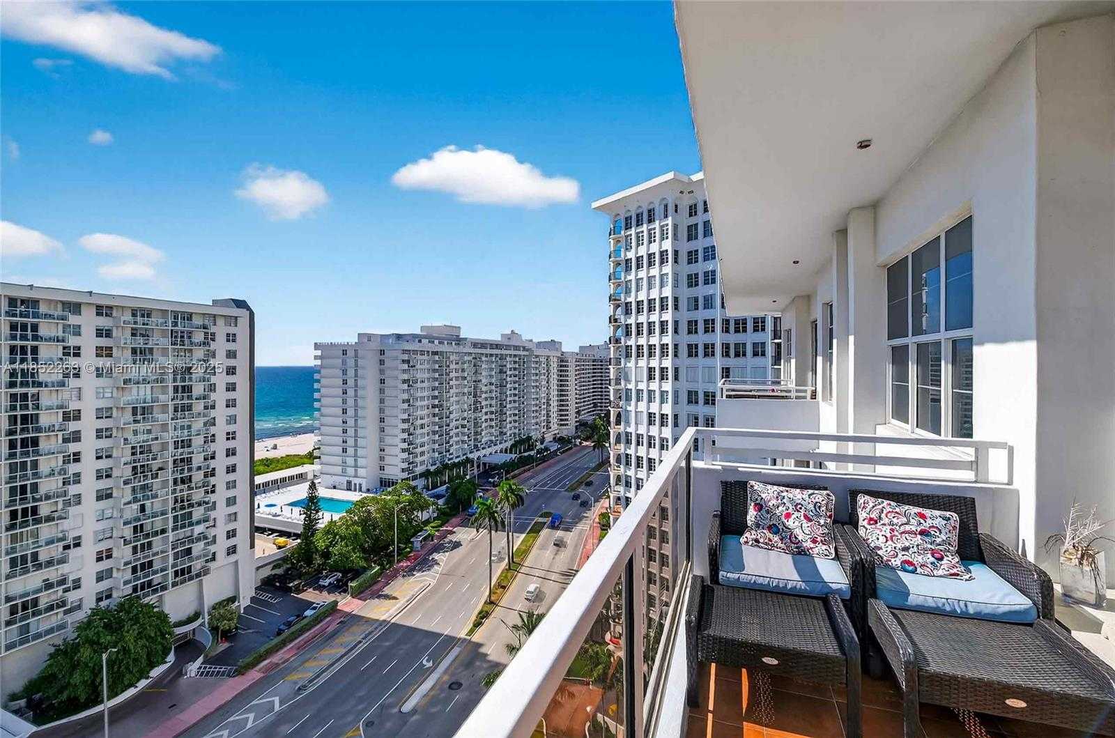 Small Image of 5700 COLLINS AVE #16C, Miami Beach Number 17