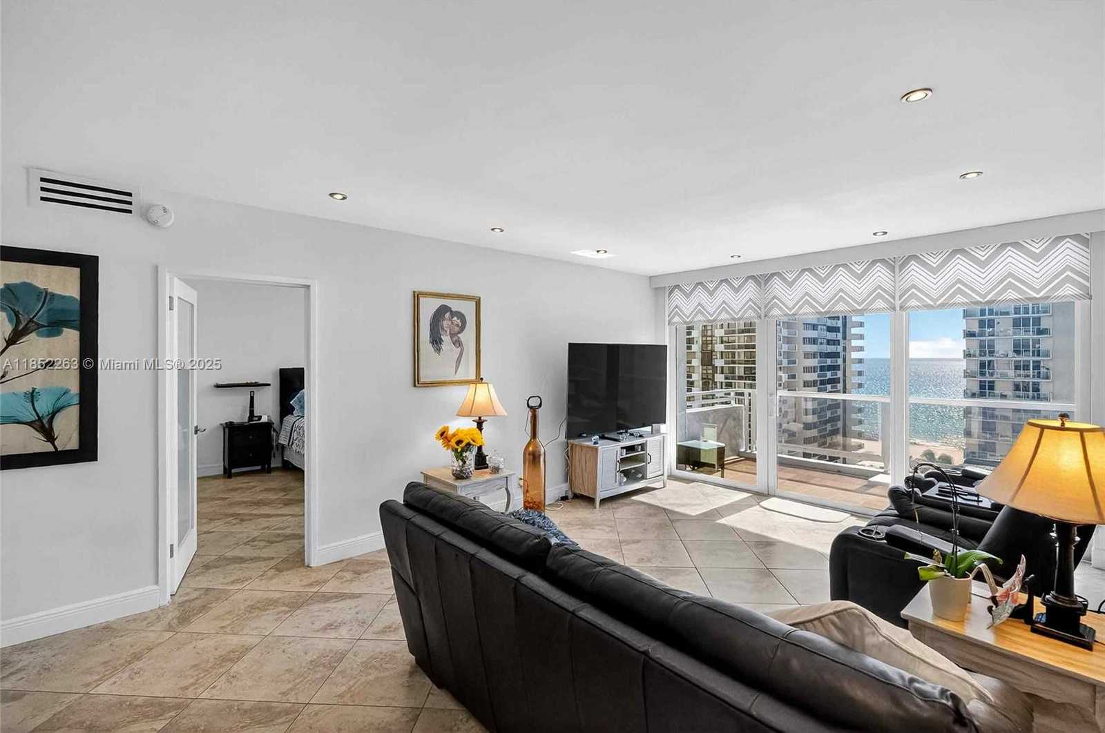 Small Image of 5700 COLLINS AVE #16C, Miami Beach Number 20