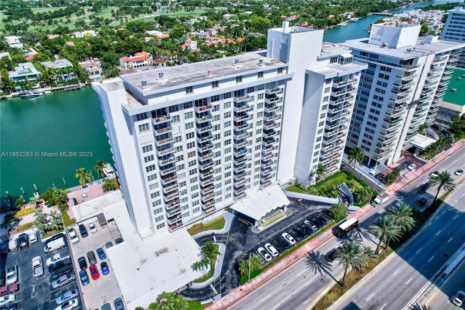 Small Image of 5700 COLLINS AVE #16C, Miami Beach Number 37