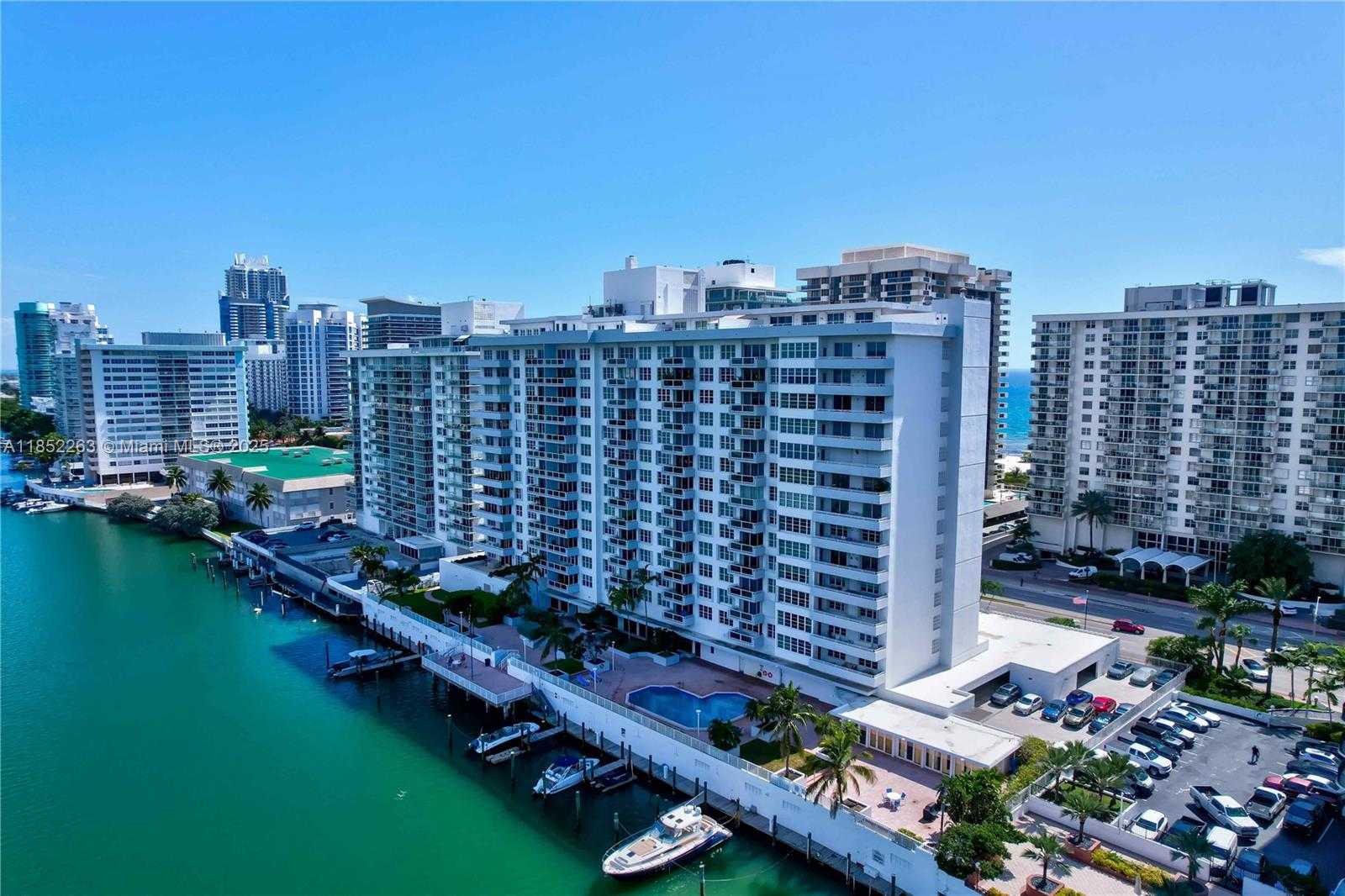 Small Image of 5700 COLLINS AVE #16C, Miami Beach Number 49