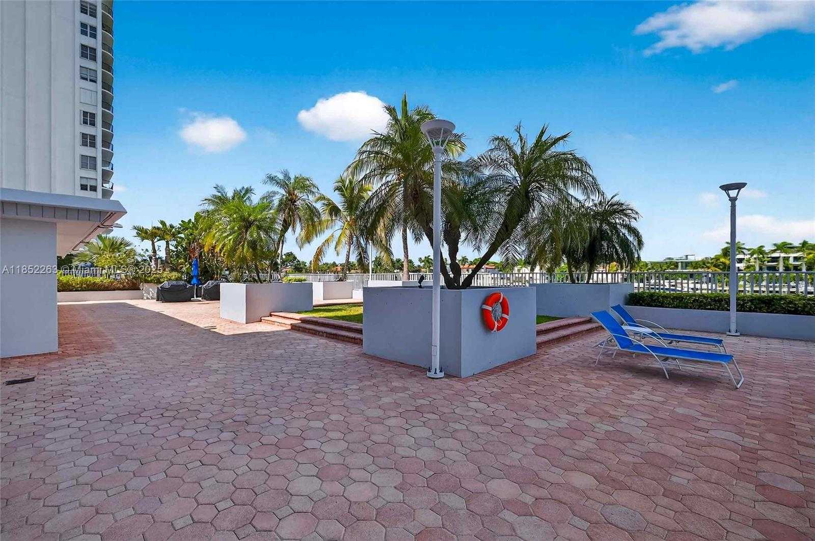 Small Image of 5700 COLLINS AVE #16C, Miami Beach Number 56