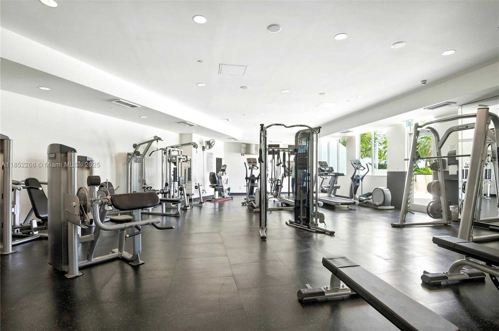 Small Image of 2475 BRICKELL AVE #2610, Miami Number 16