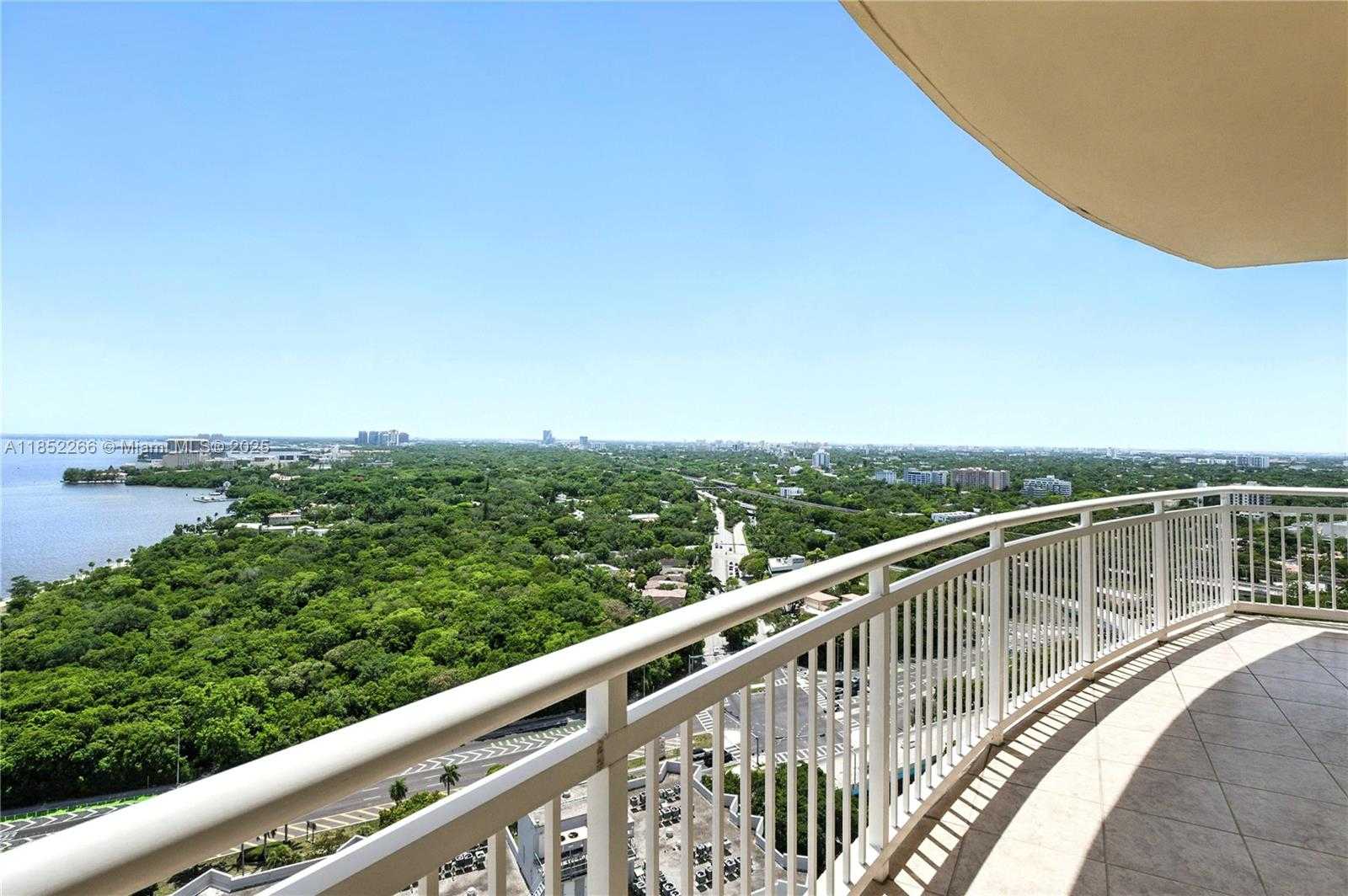 Small Image of 2475 BRICKELL AVE #2610, Miami Number 4