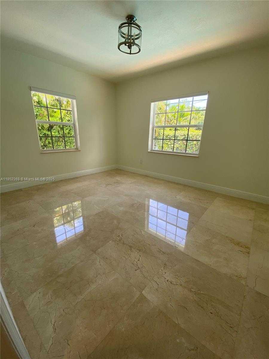 Small Image of 5940 SOUTH WEST 47TH ST, Miami Number 14