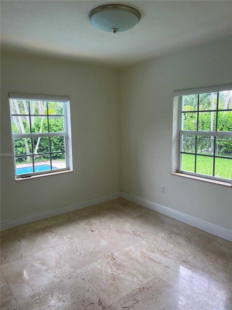 Small Image of 5940 SOUTH WEST 47TH ST, Miami Number 15