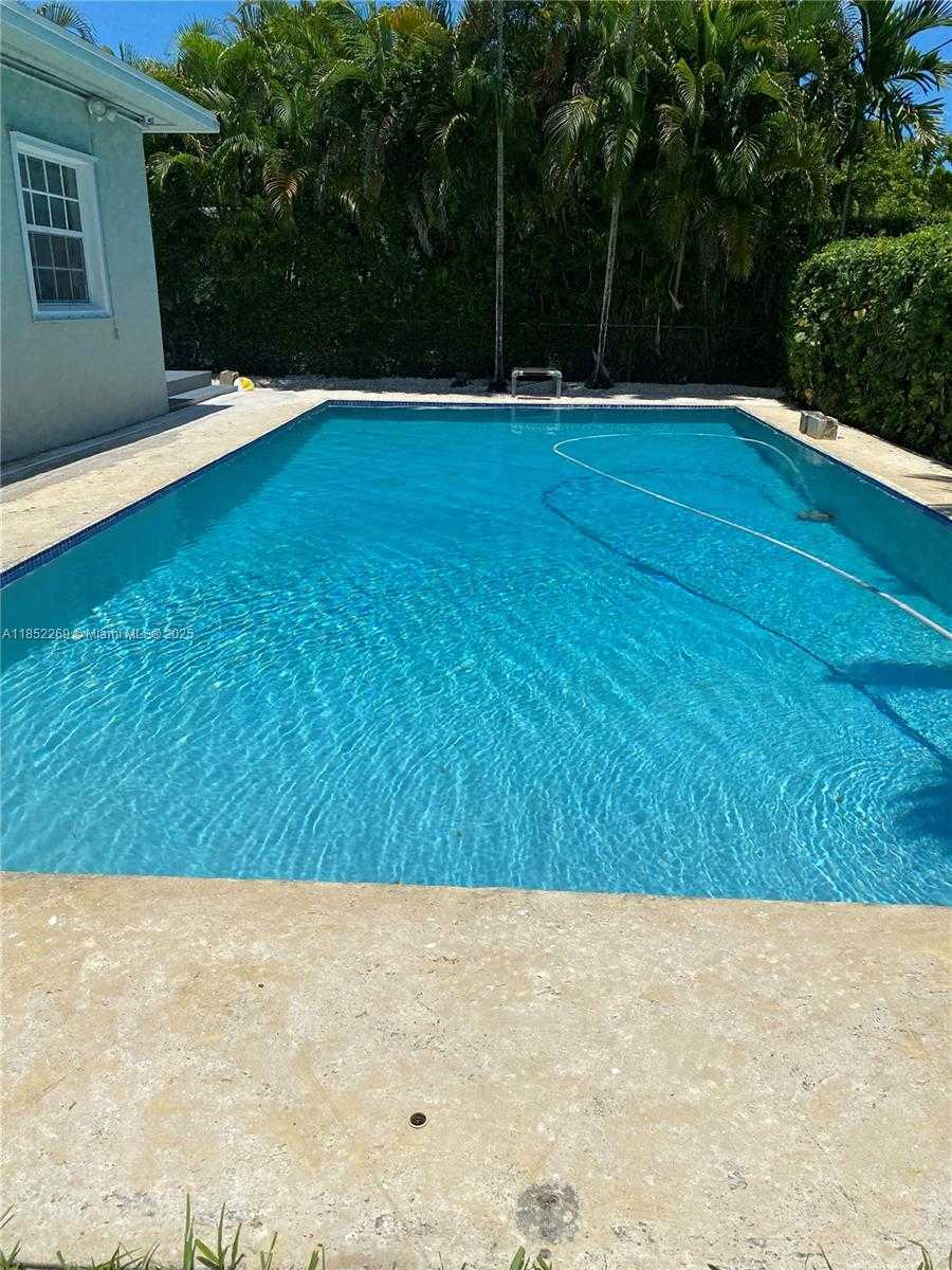 Small Image of 5940 SOUTH WEST 47TH ST, Miami Number 3