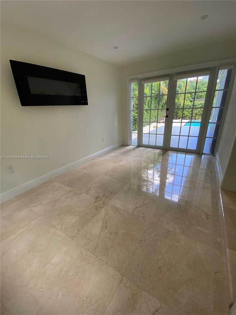 Small Image of 5940 SOUTH WEST 47TH ST, Miami Number 8