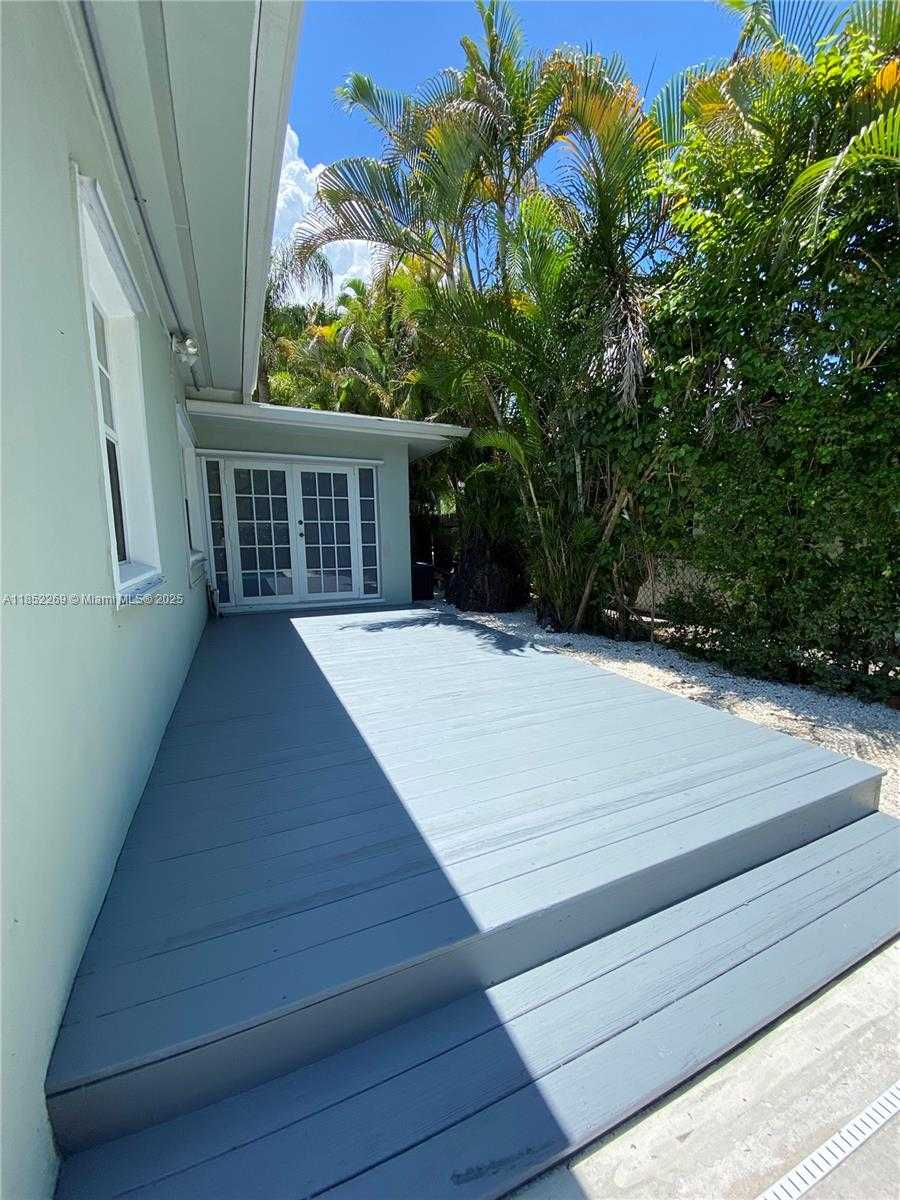 Small Image of 5940 SOUTH WEST 47TH ST, Miami Number 9