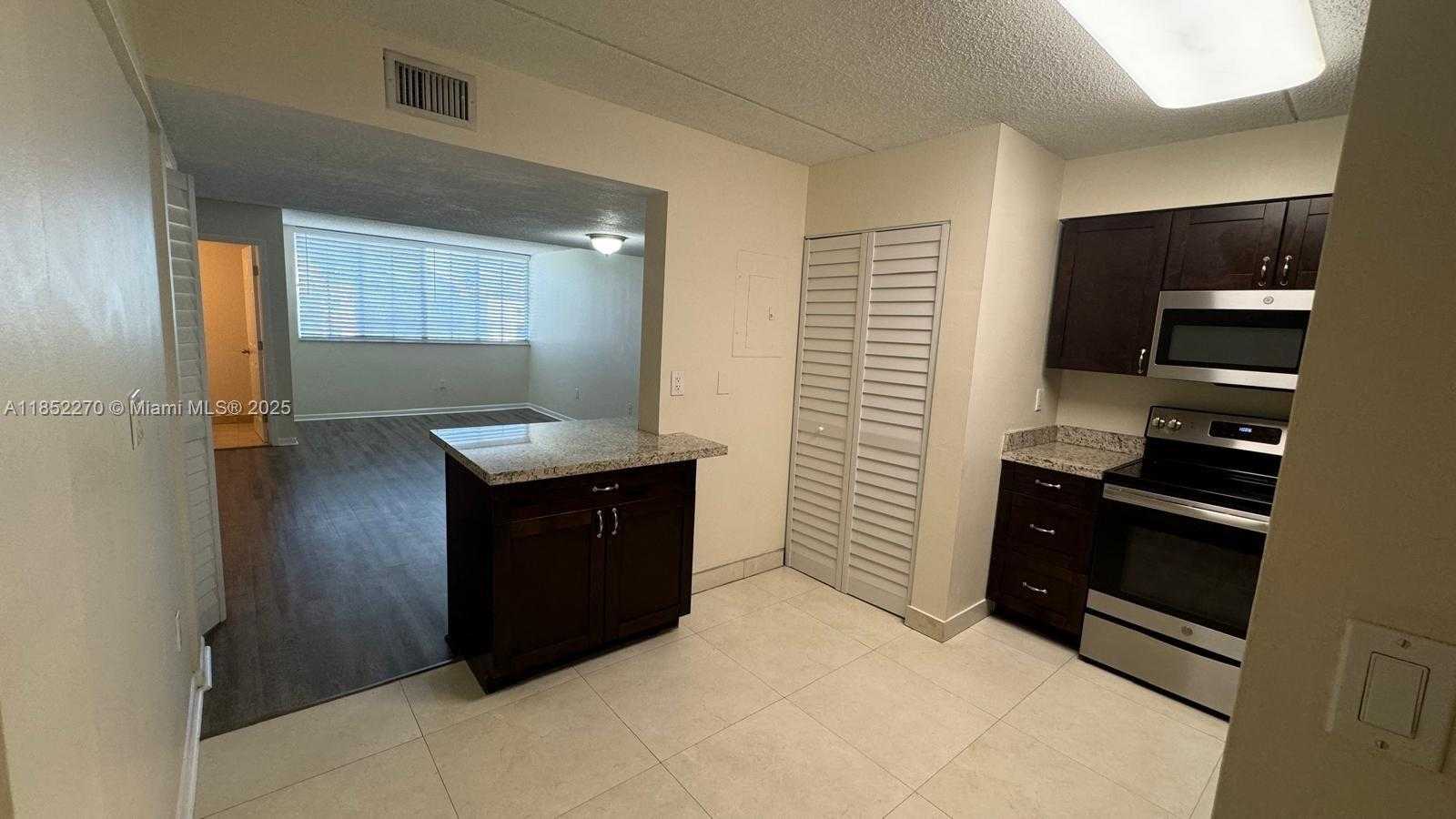 Small Image of 6045 NORTH WEST 186TH ST #312, Hialeah Number 7