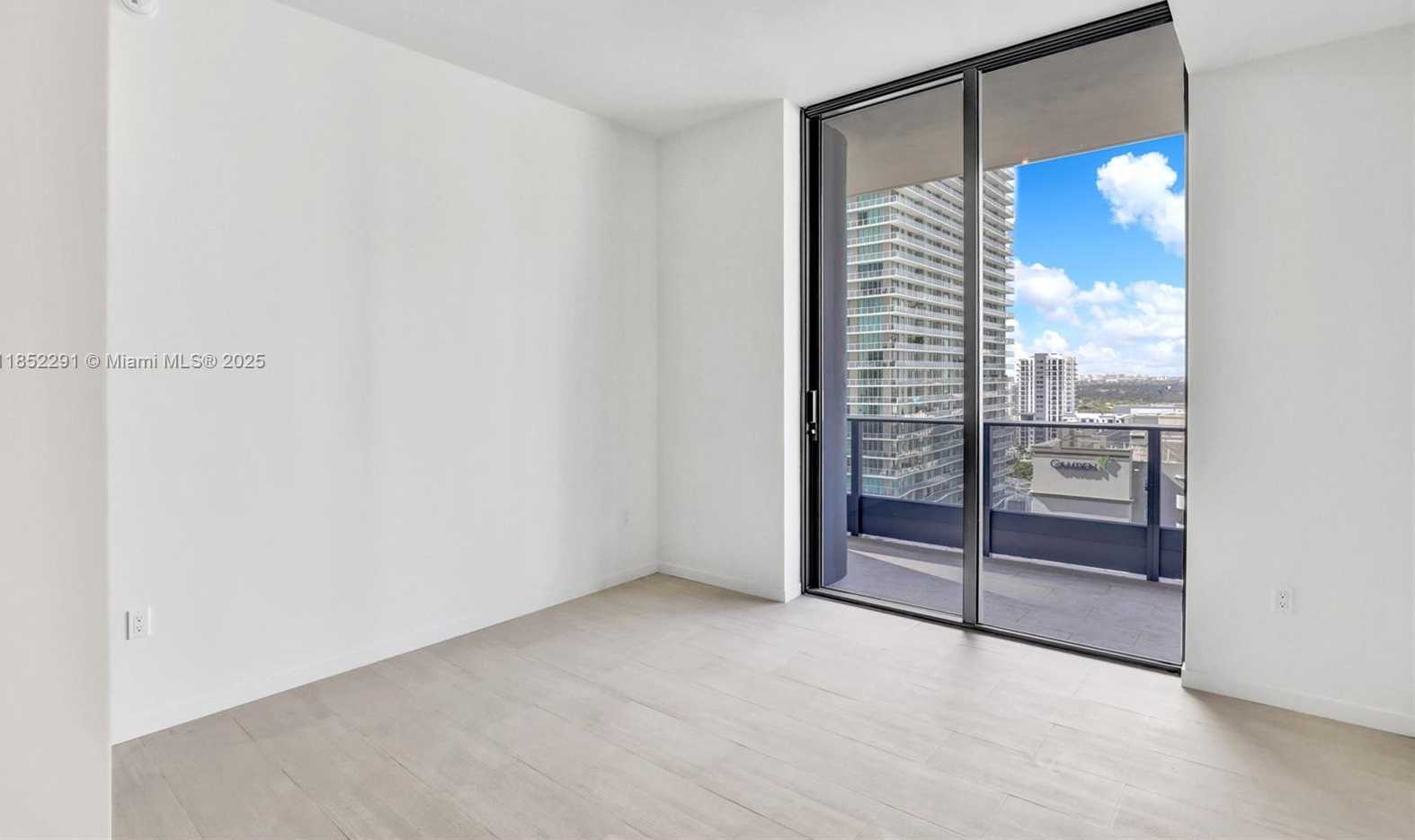 Small Image of 1000 BRICKELL PLAZA #1904, Miami Number 10