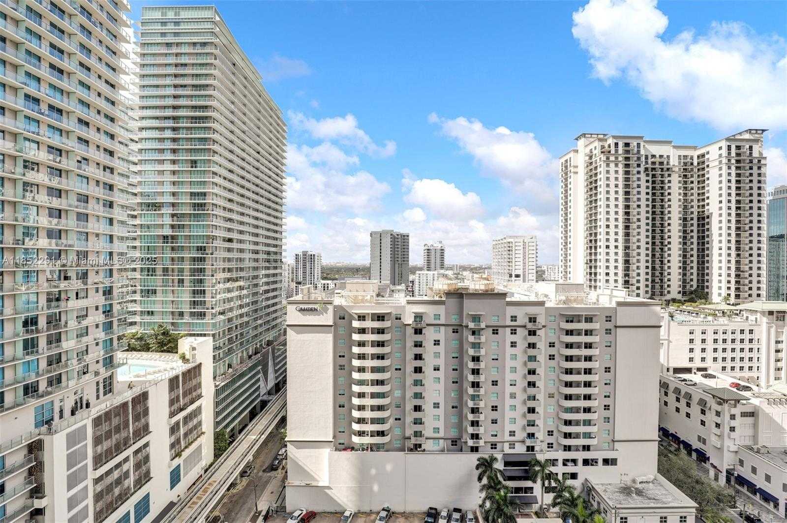 Small Image of 1000 BRICKELL PLAZA #1904, Miami Number 12