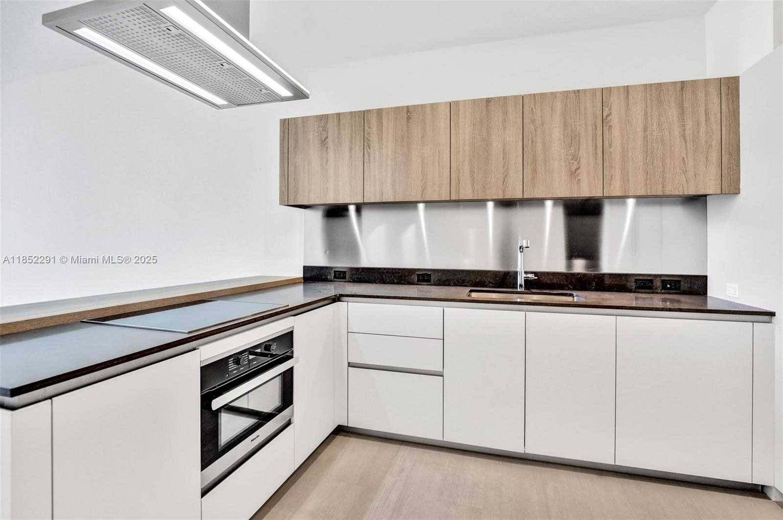 Small Image of 1000 BRICKELL PLAZA #1904, Miami Number 3
