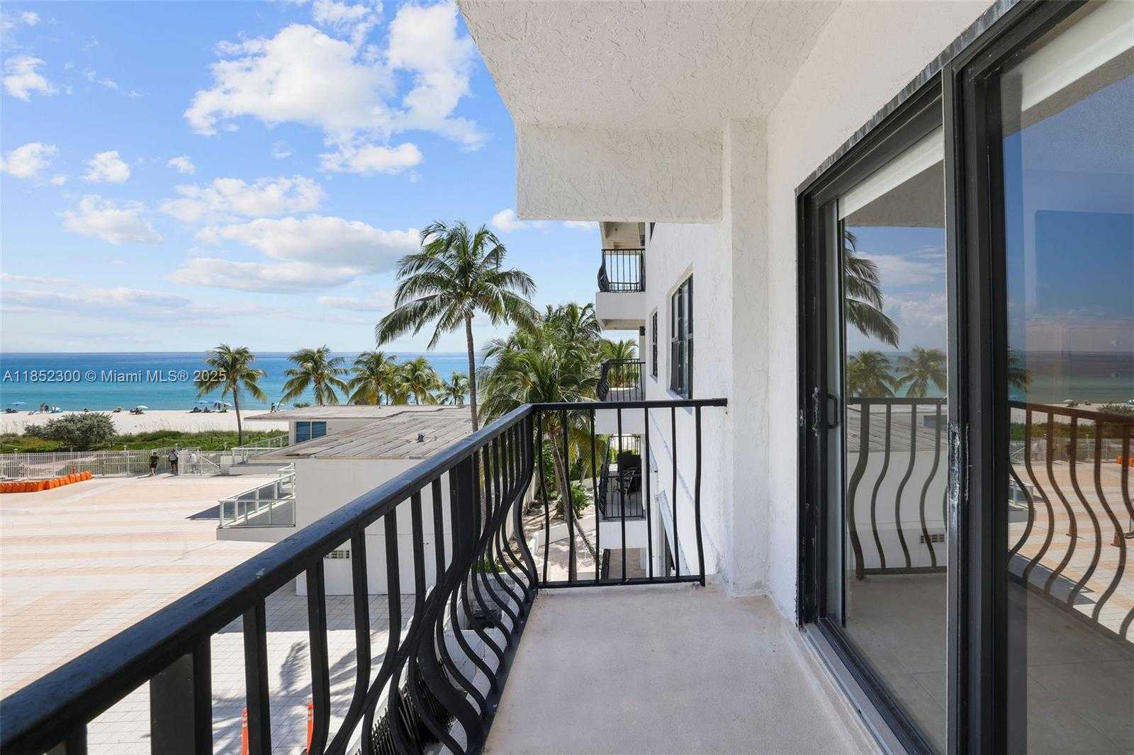 Small Image of 5415 COLLINS AVE #407, Miami Beach Number 14
