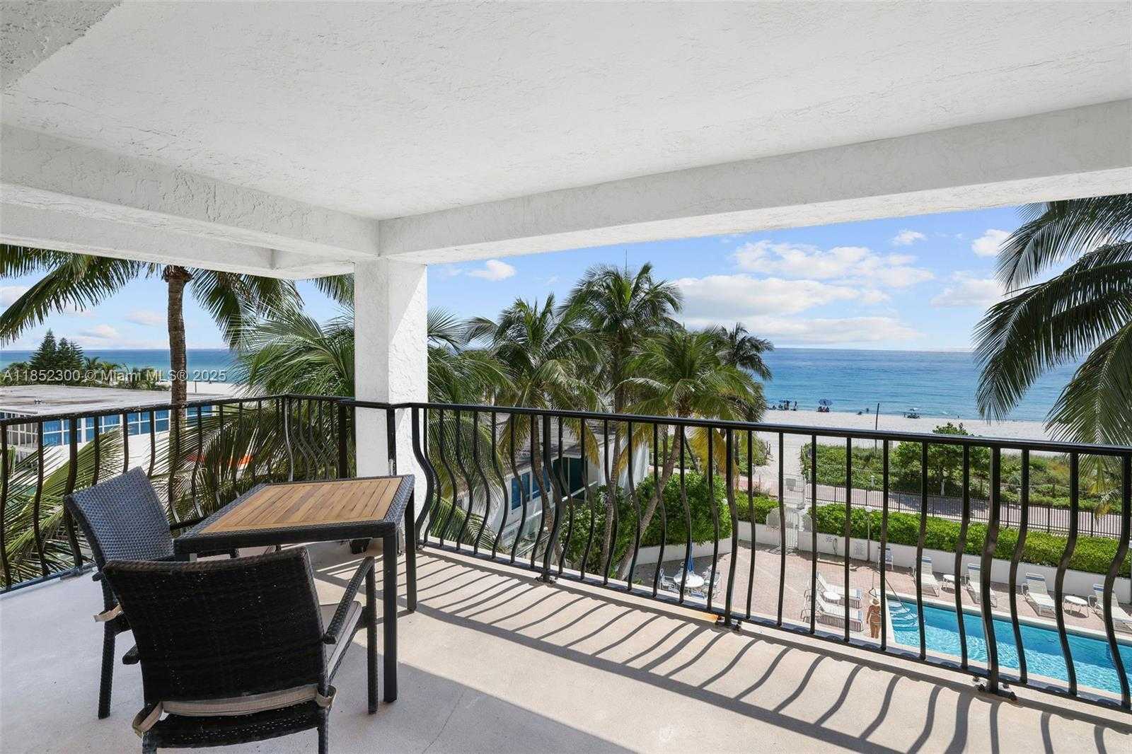 Small Image of 5415 COLLINS AVE #407, Miami Beach Number 4