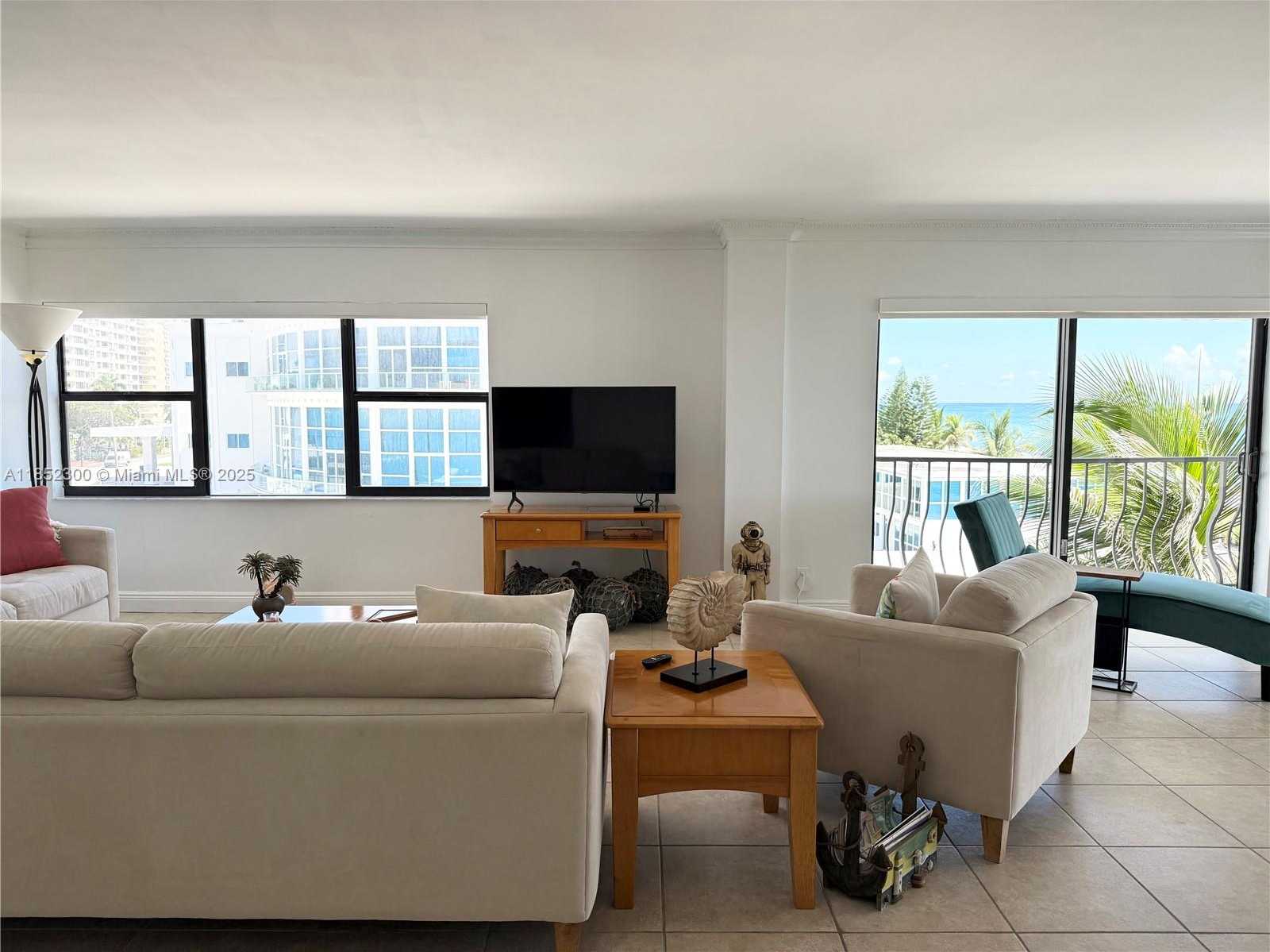 Small Image of 5415 COLLINS AVE #407, Miami Beach Number 6
