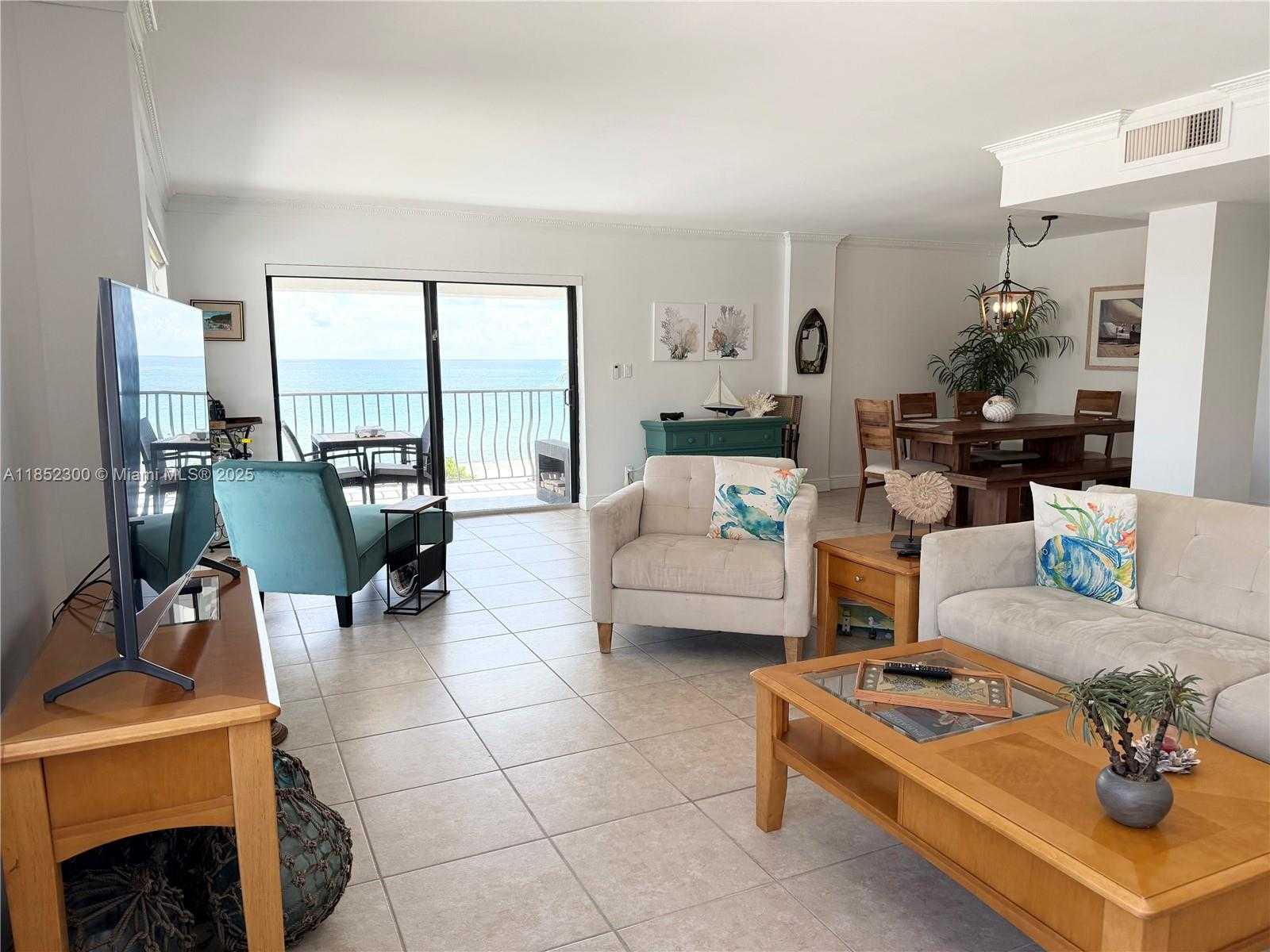 Small Image of 5415 COLLINS AVE #407, Miami Beach Number 8