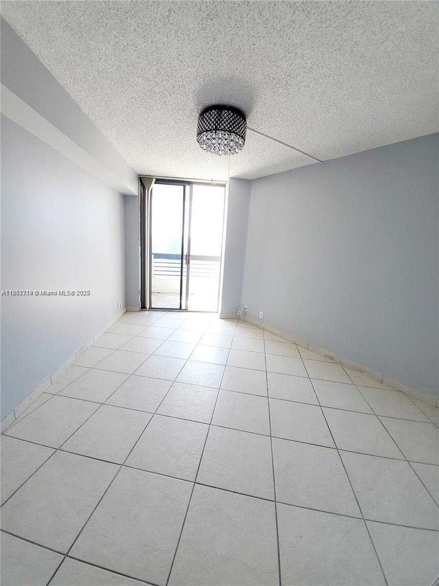 Small Image of 19101 NE 36th Pl, Aventura, FL 33180, USA Number 16