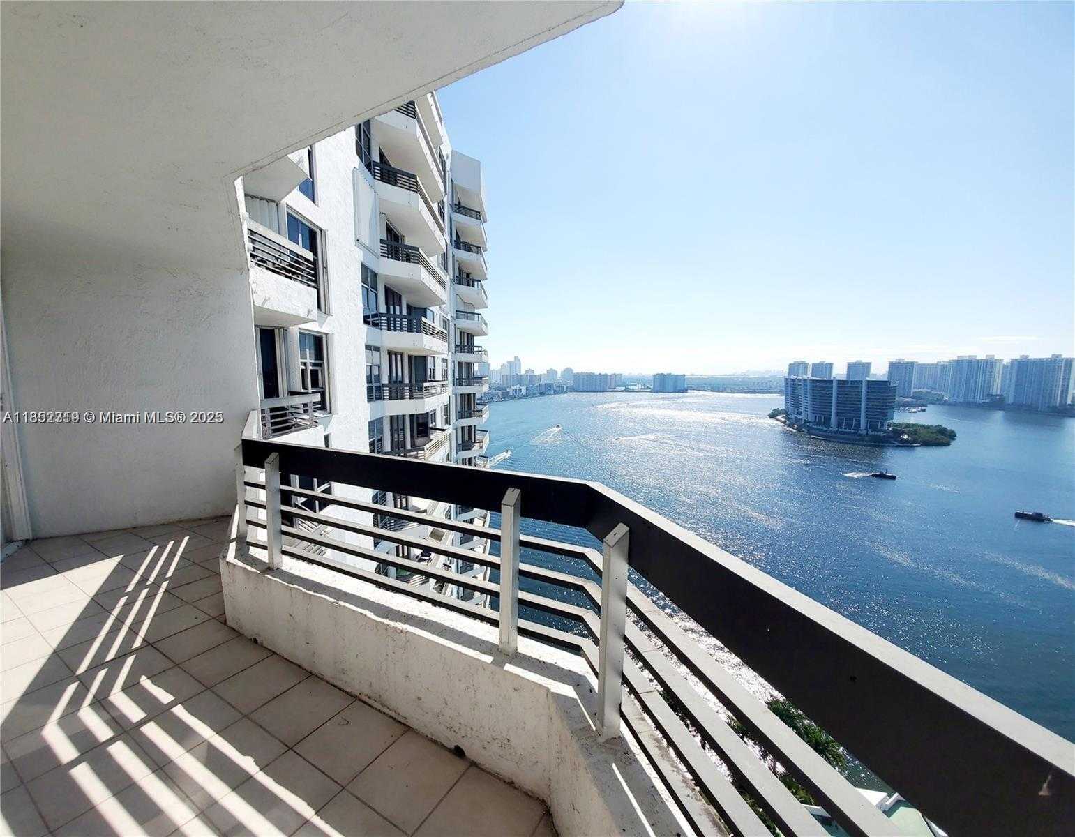 Small Image of 19101 NE 36th Pl, Aventura, FL 33180, USA Number 2