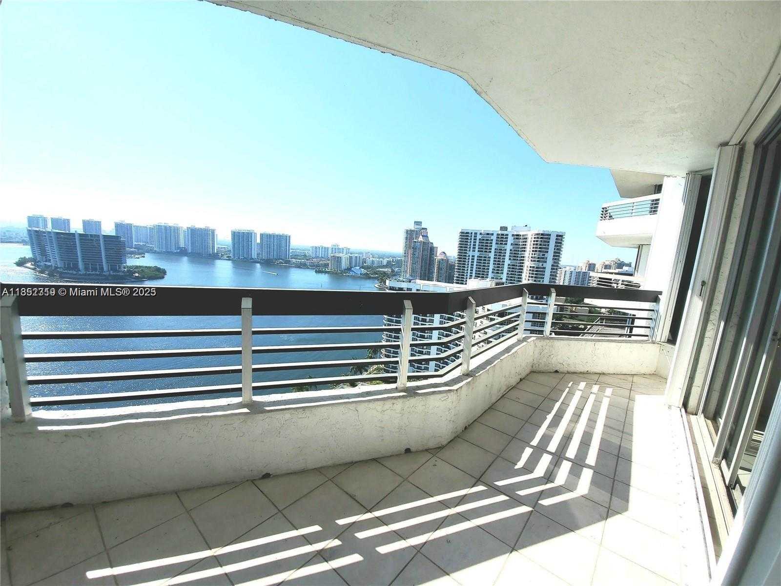 Small Image of 19101 NE 36th Pl, Aventura, FL 33180, USA Number 20