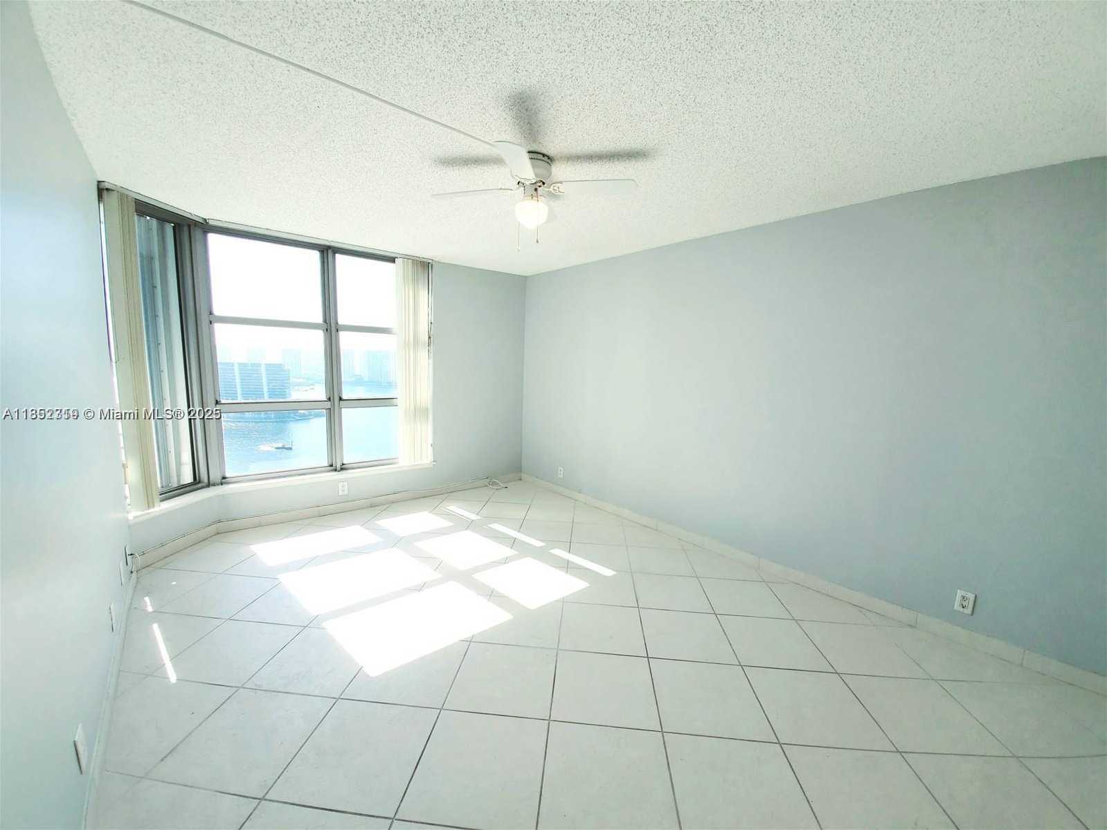 Small Image of 19101 NE 36th Pl, Aventura, FL 33180, USA Number 5