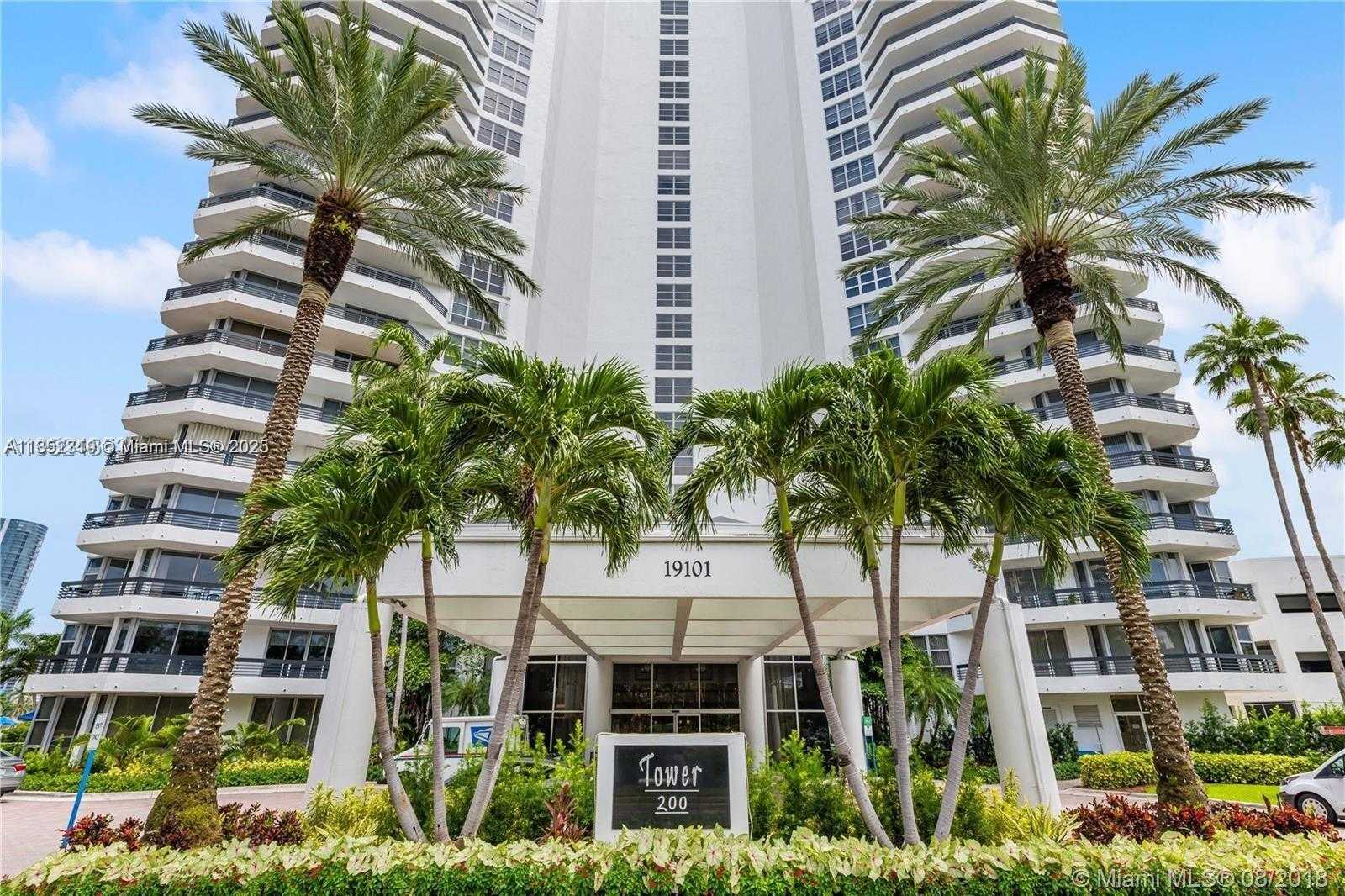 Small Image of 19101 NE 36th Pl, Aventura, FL 33180, USA Number 6