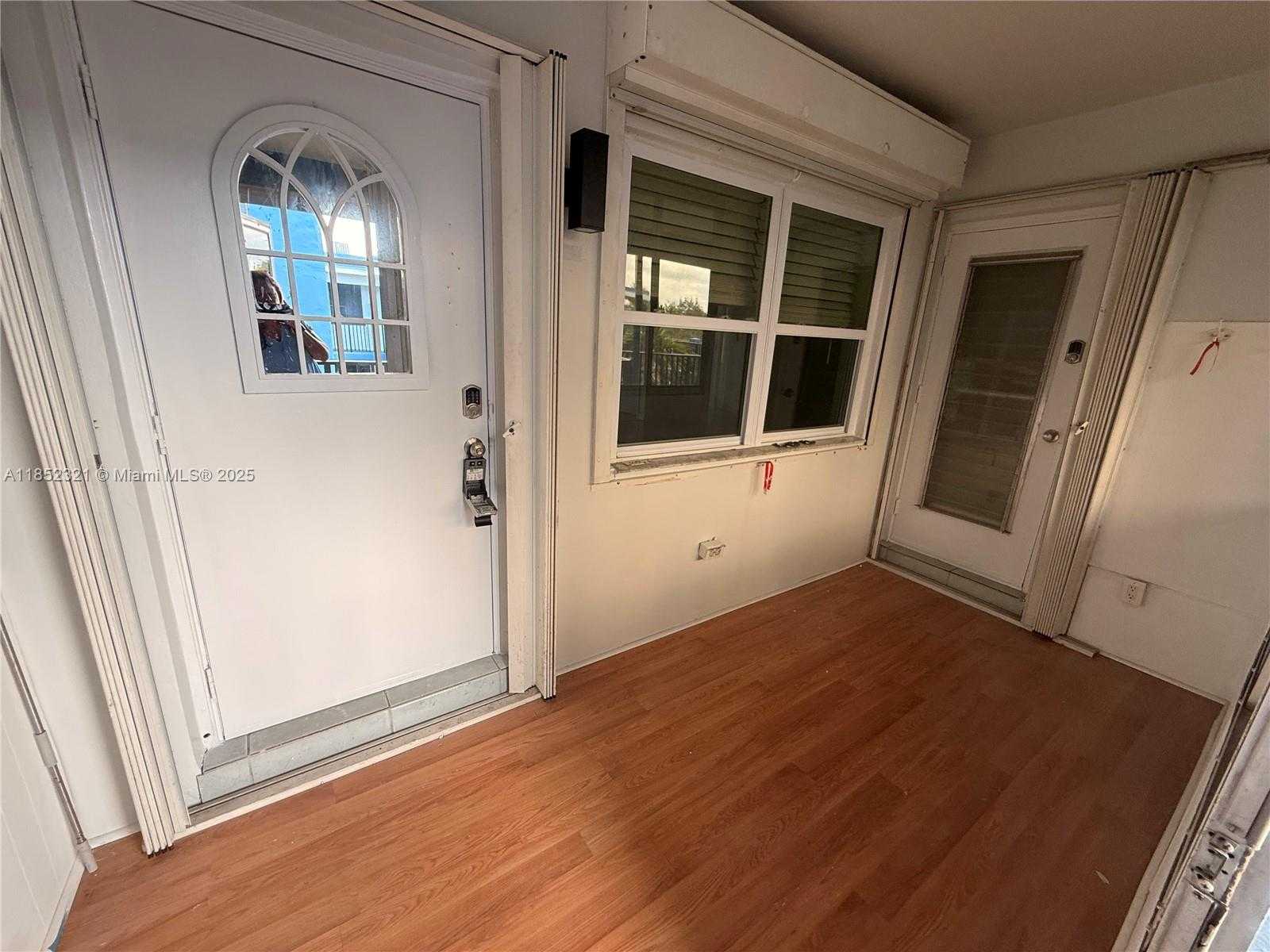 Small Image of 1943 MONROE ST #309A, Hollywood Number 14