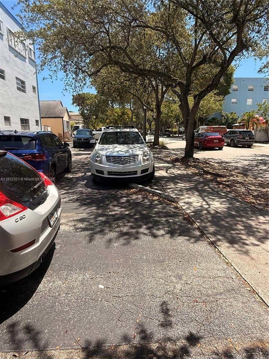 Small Image of 1943 MONROE ST #309A, Hollywood Number 16