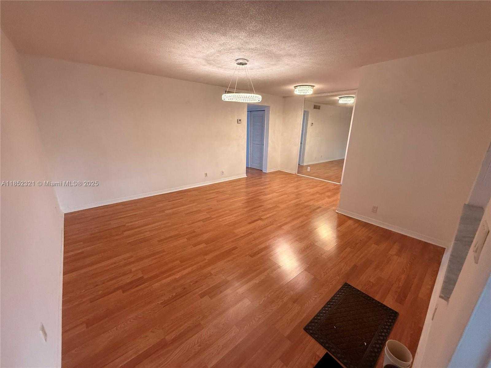 Small Image of 1943 MONROE ST #309A, Hollywood Number 4